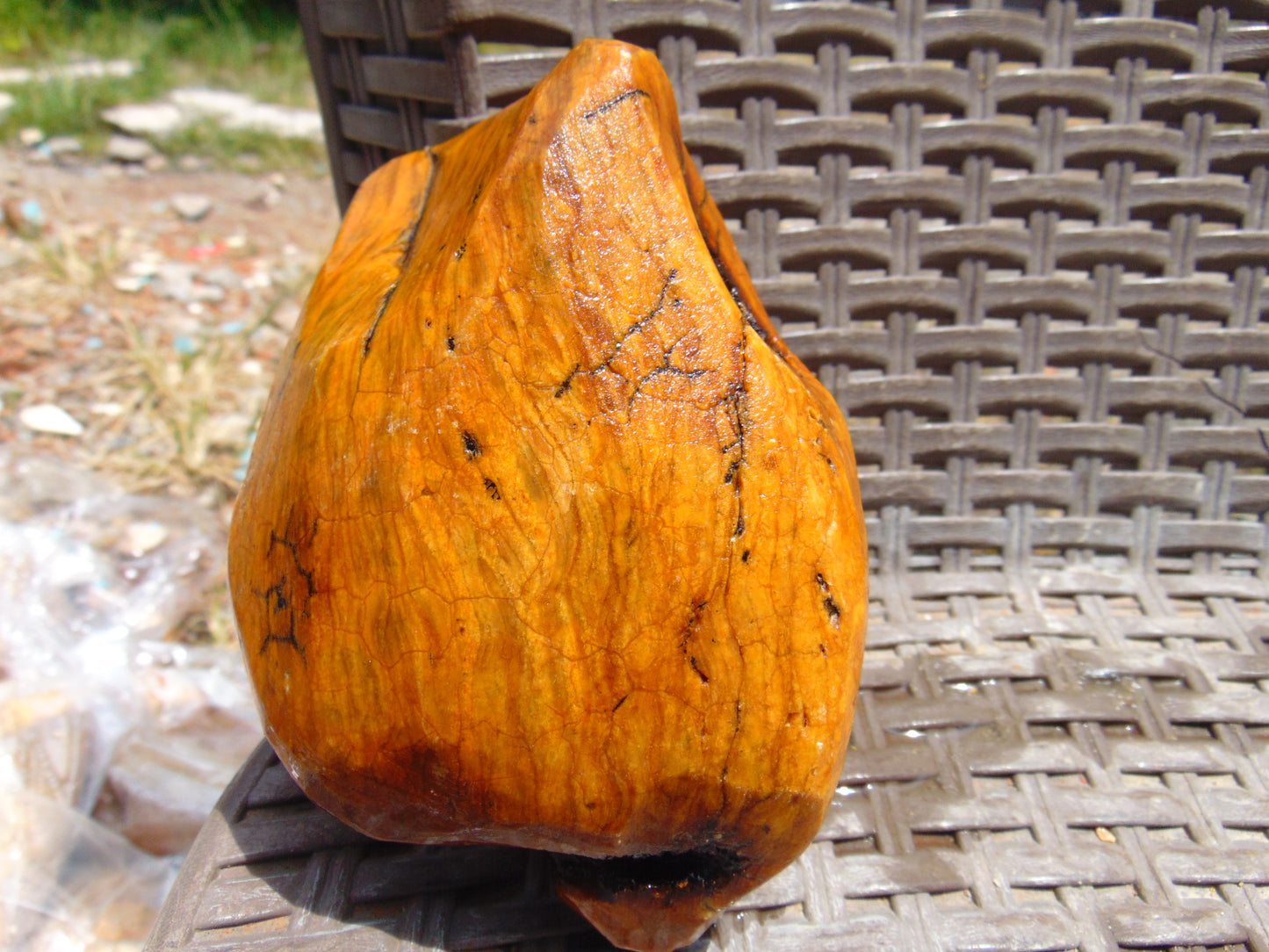 373 gram Polished Indonesia Yellow Aromatic Amber for Healing 25K14