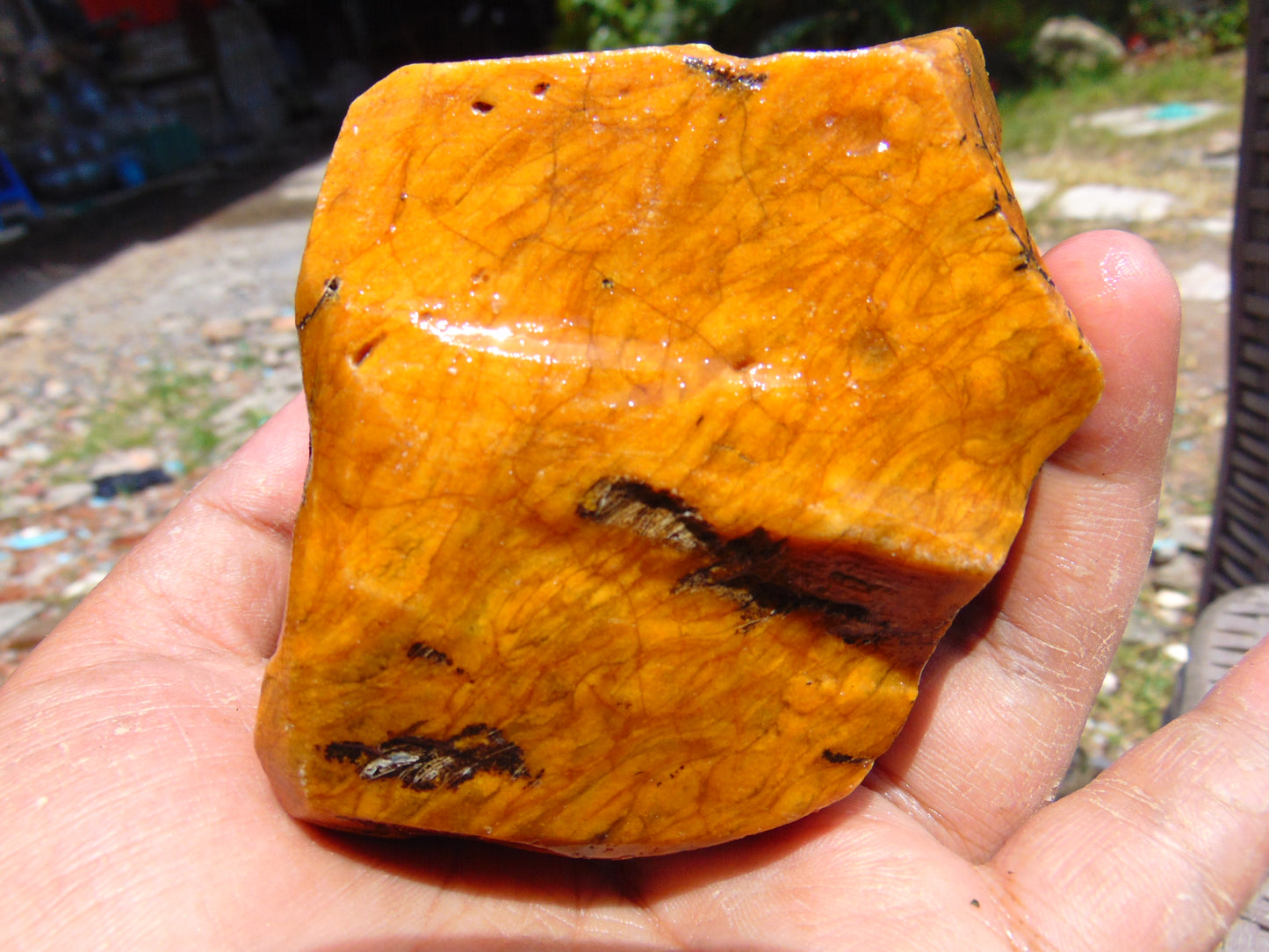 264 gram Polished Indonesia Yellow Aromatic Amber for Healing K06