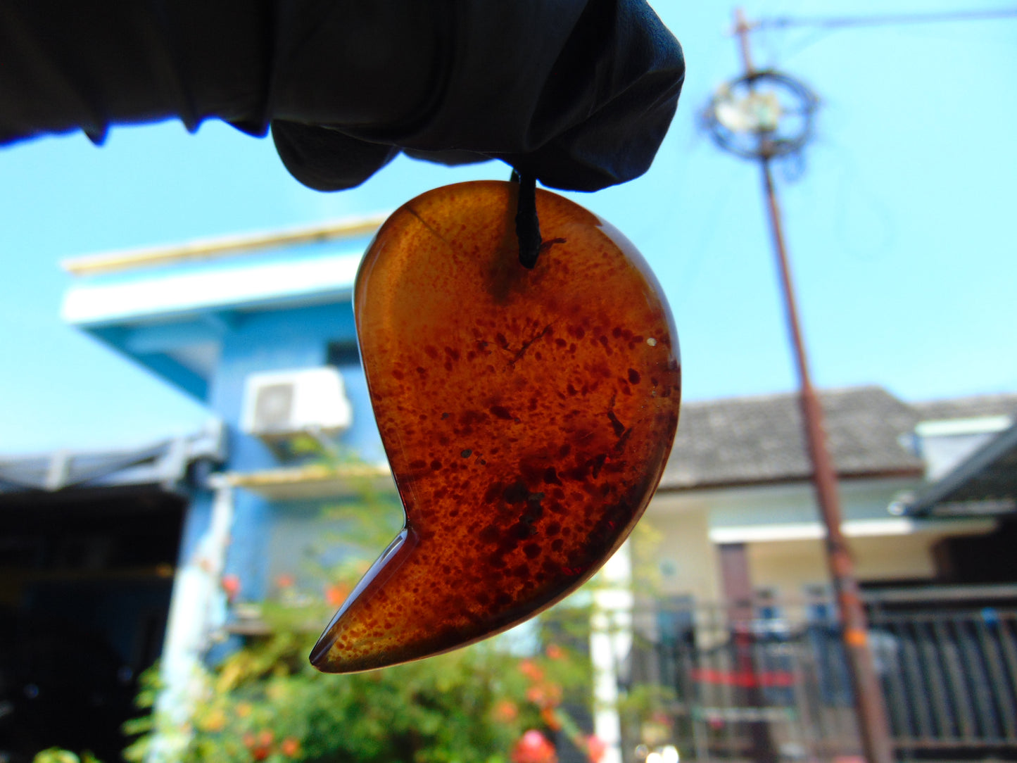 24 gr Comma Pendant Indonesian Blue Amber for Healing 25Y8