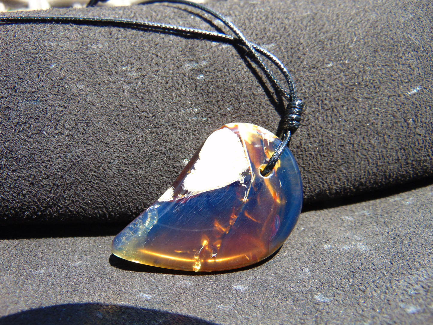 18 gr Comma Pendant Indonesian Blue Amber for Healing 25Y33