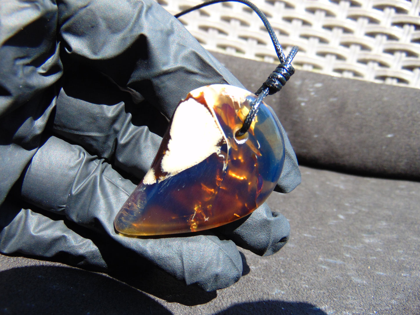 18 gr Comma Pendant Indonesian Blue Amber for Healing 25Y33