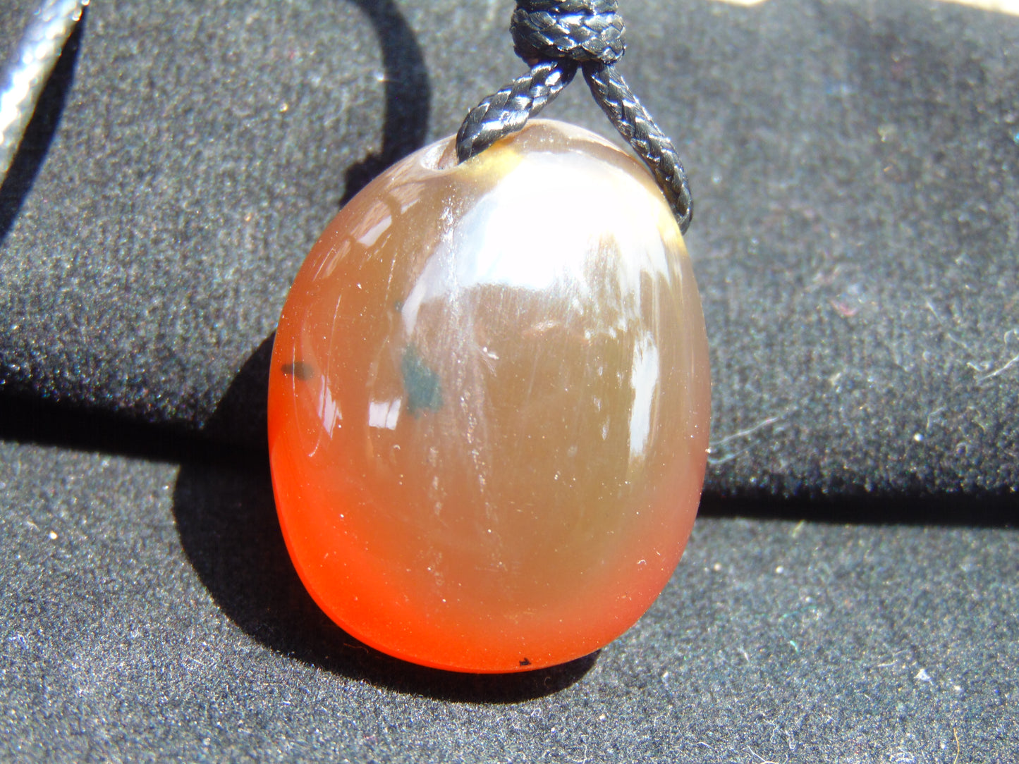 8 gram Pendant Indonesian Red Amber for Healing pb15