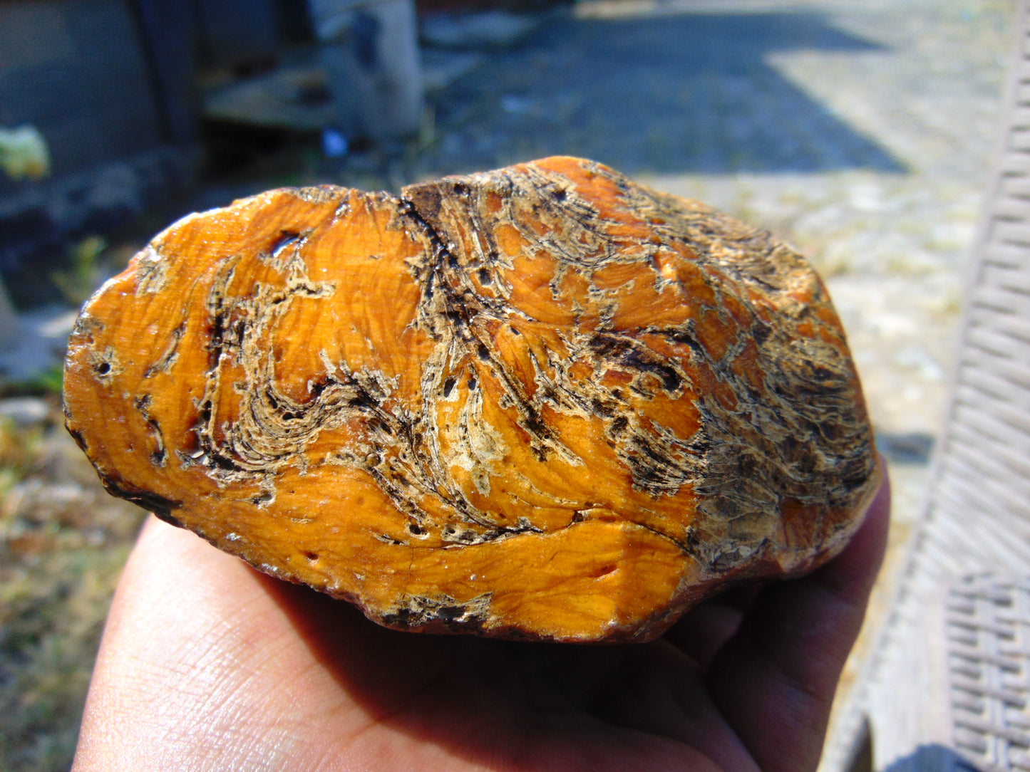 582 gram Polished Indonesia Yellow Aromatic Amber for Healing K826
