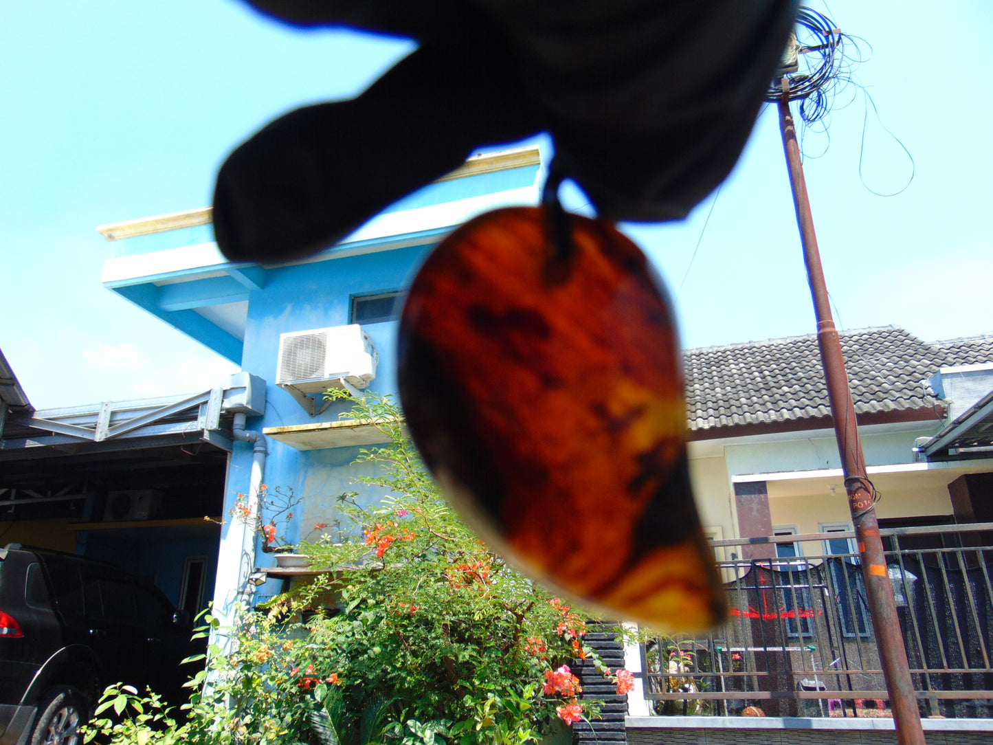 12 gr Comma Pendant Indonesian Blue Amber for Healing 25Y34