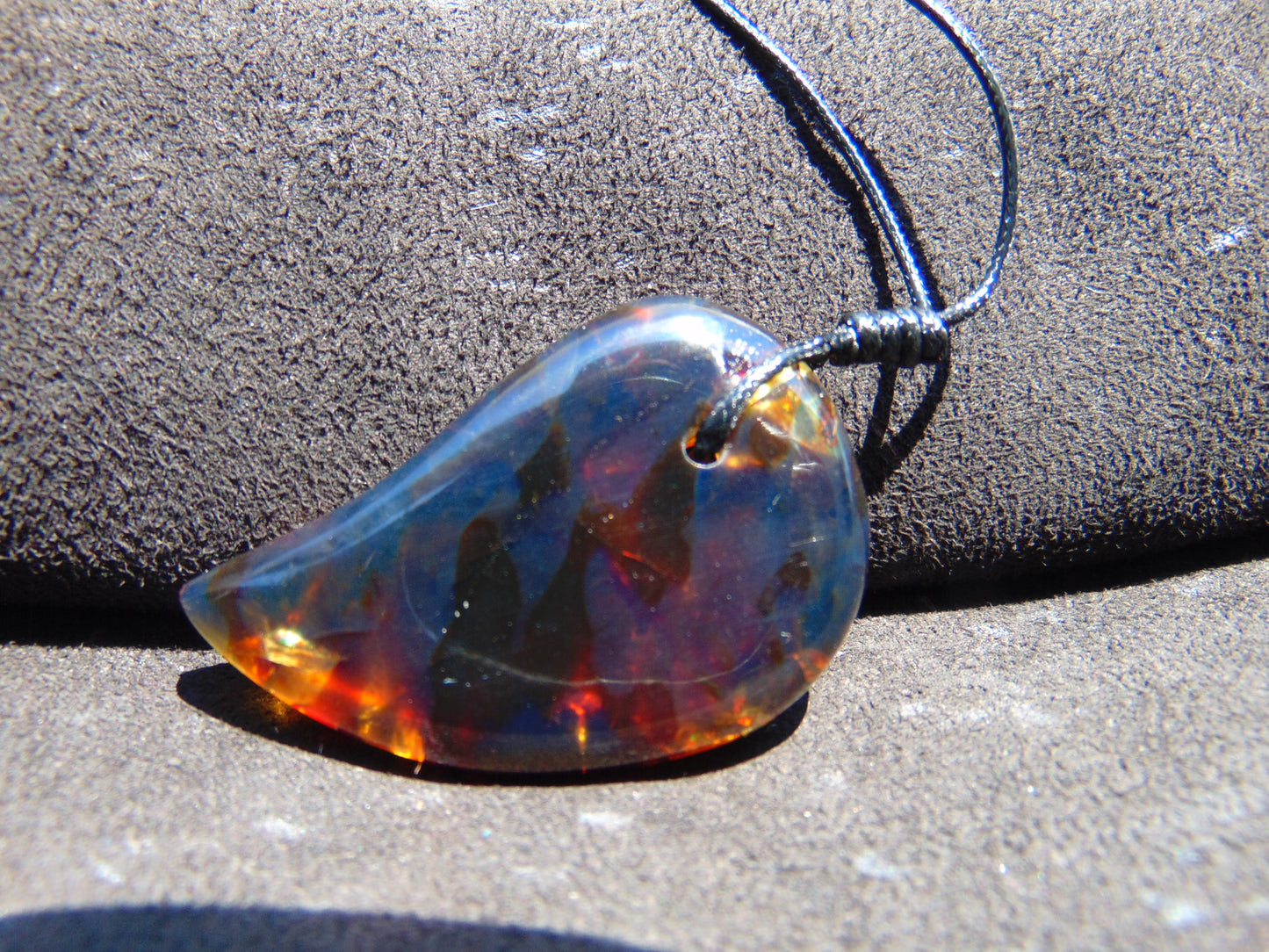 10 gr Comma Pendant Indonesian Blue Amber for Healing 25Y15