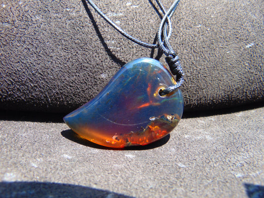8 gr Comma Pendant Indonesian Blue Amber for Healing 25Y16