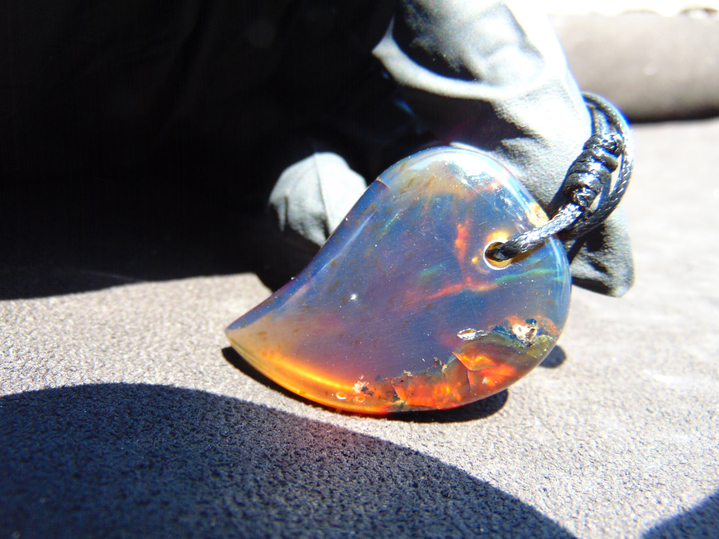 8 gr Comma Pendant Indonesian Blue Amber for Healing 25Y16