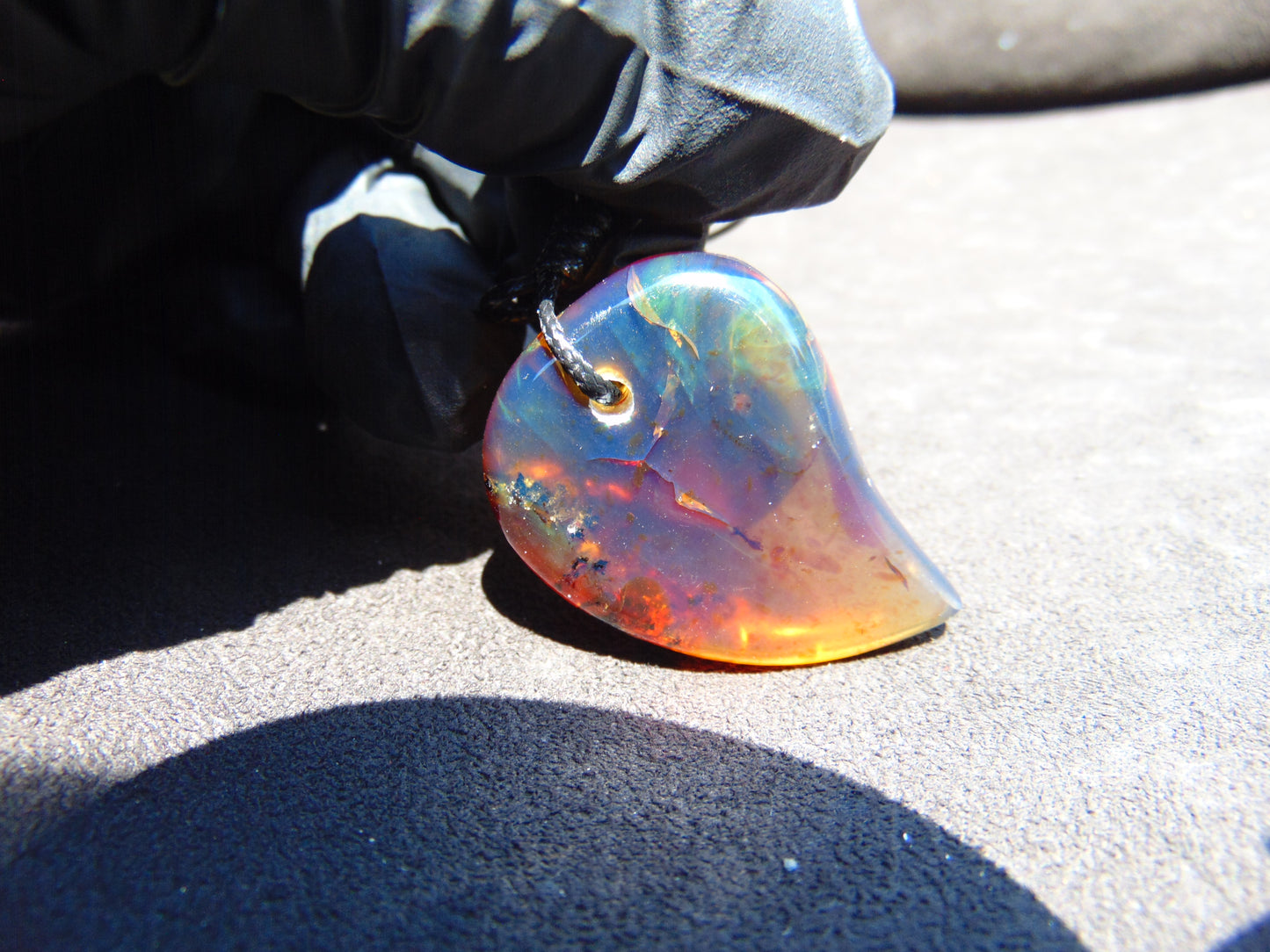 8 gr Comma Pendant Indonesian Blue Amber for Healing 25Y16