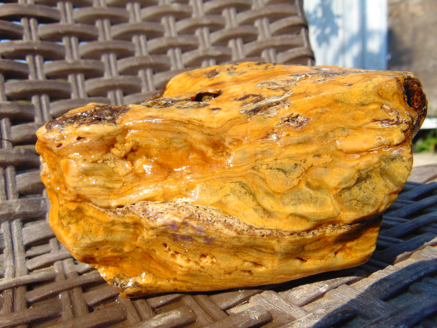 200 gram Polished Indonesia Yellow Aromatic Amber for Healing 26AYE65