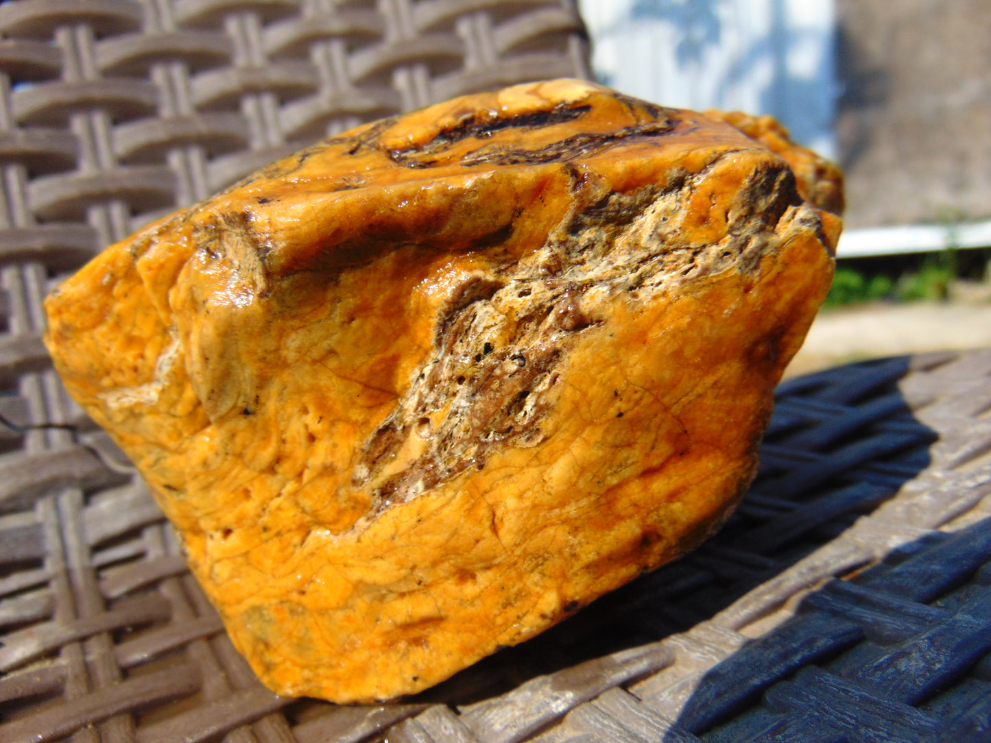 200 gram Polished Indonesia Yellow Aromatic Amber for Healing 26AYE65