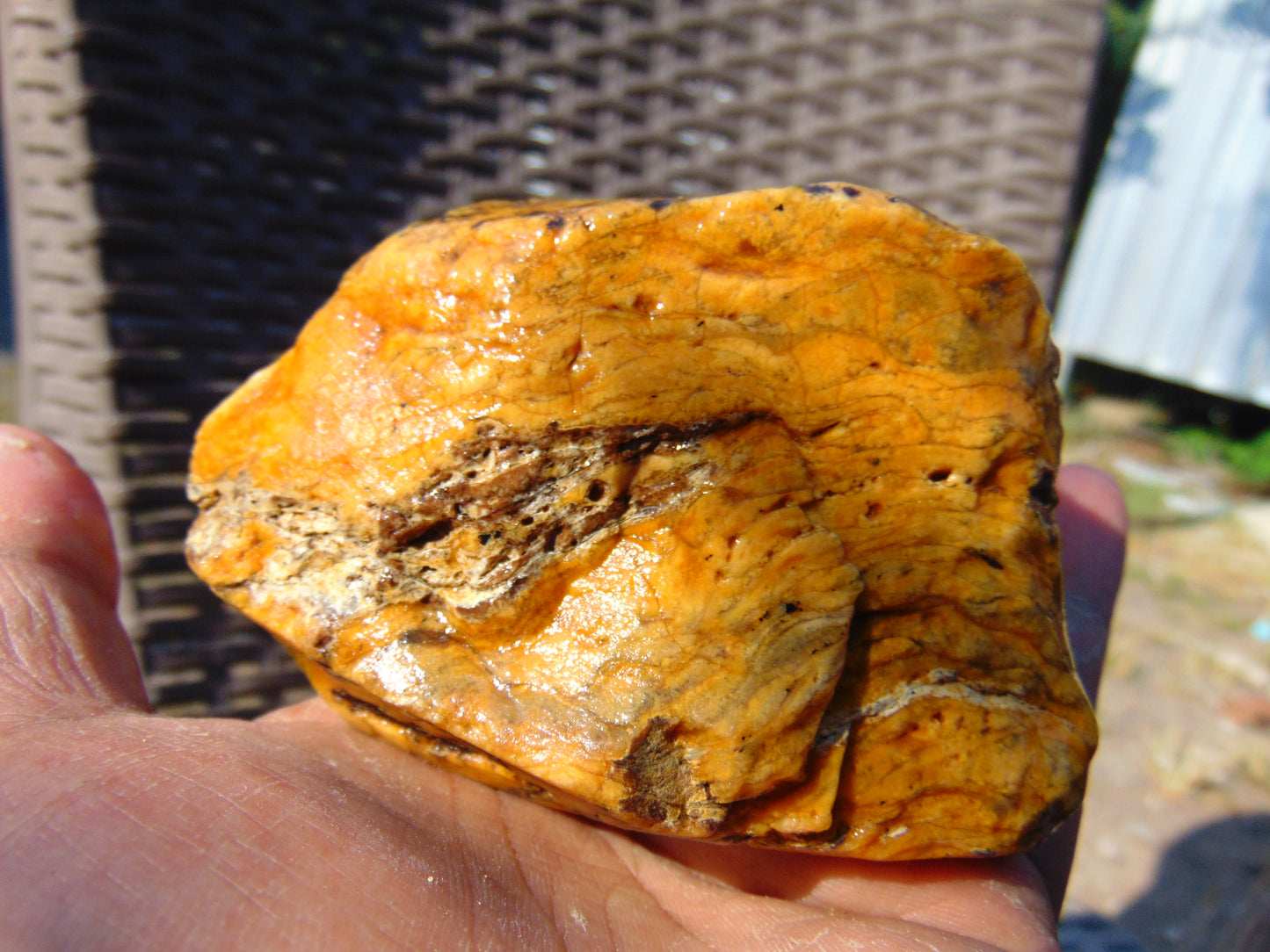 200 gram Polished Indonesia Yellow Aromatic Amber for Healing 26AYE65
