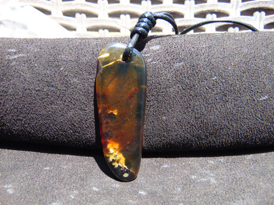 8 gr Pendant Indonesian Blue Amber for Healing A136