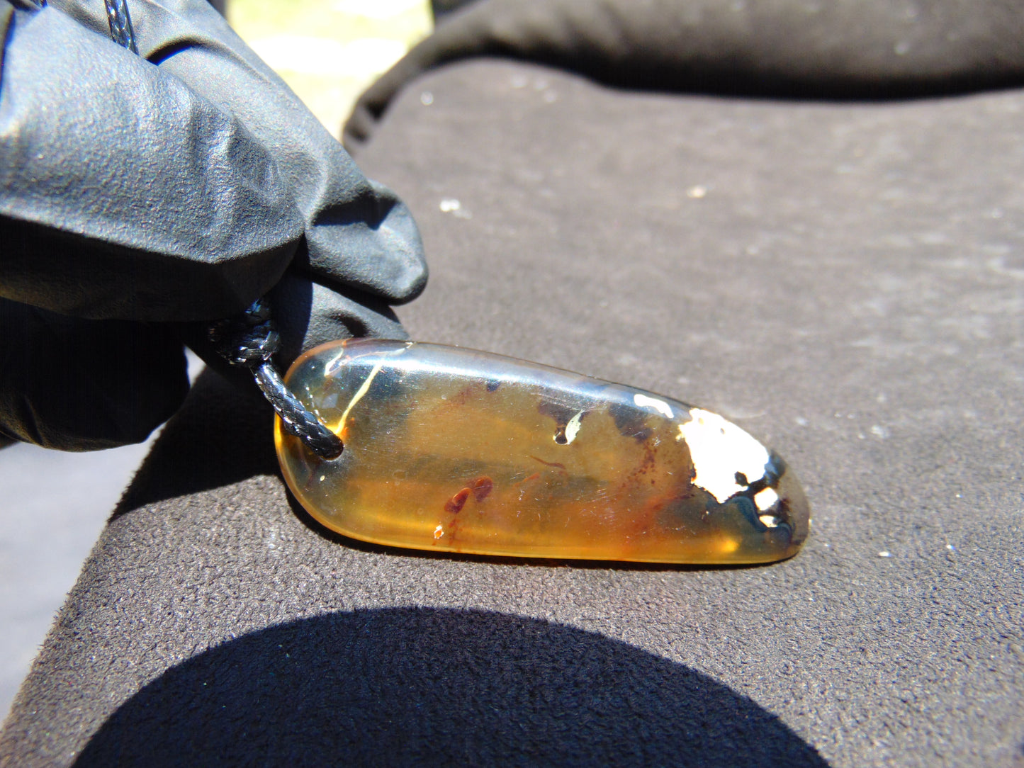 8 gr Pendant Indonesian Blue Amber for Healing A136