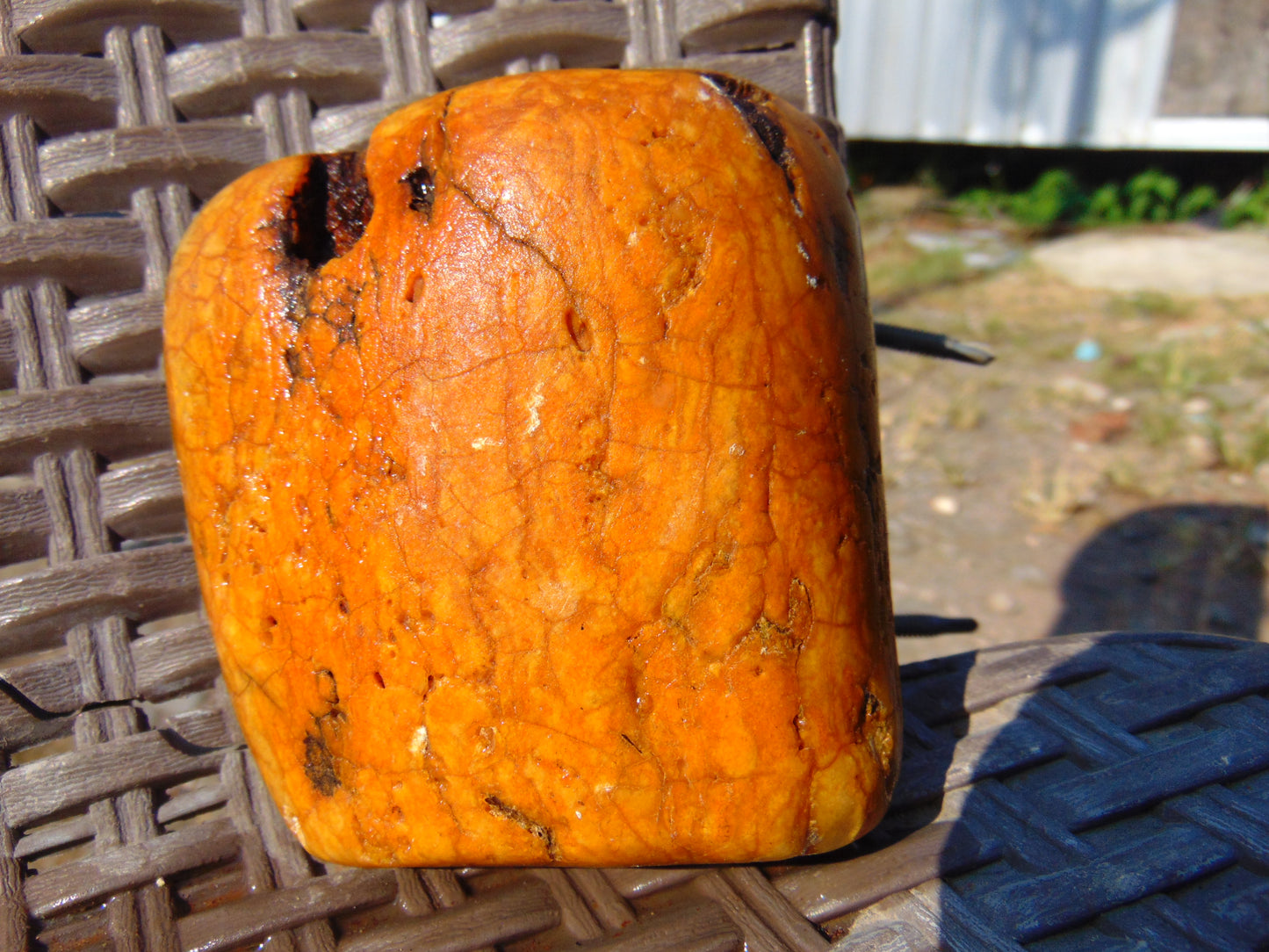 192 gram Polished Indonesia Yellow Aromatic Amber for Healing 26AYE32