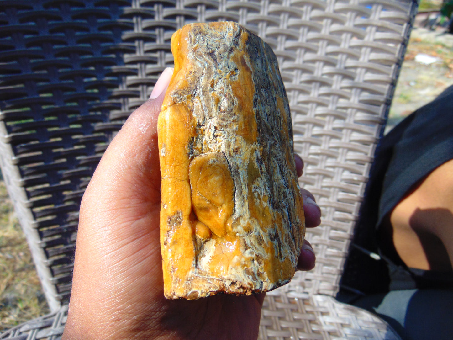 231 gram Polished Indonesia Yellow Aromatic Amber for Healing 26AYE6