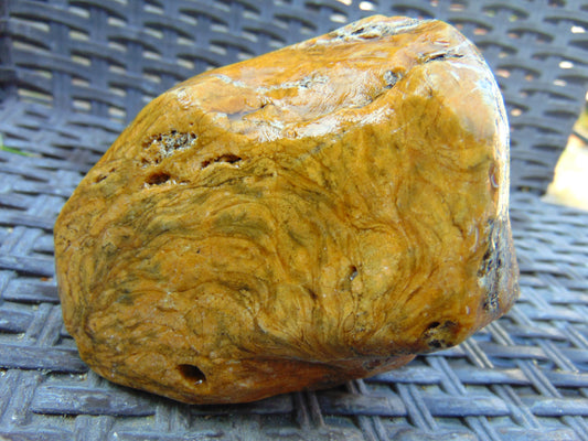 259 gram Polished Indonesia Yellow Aromatic Amber for Healing 26AYE4