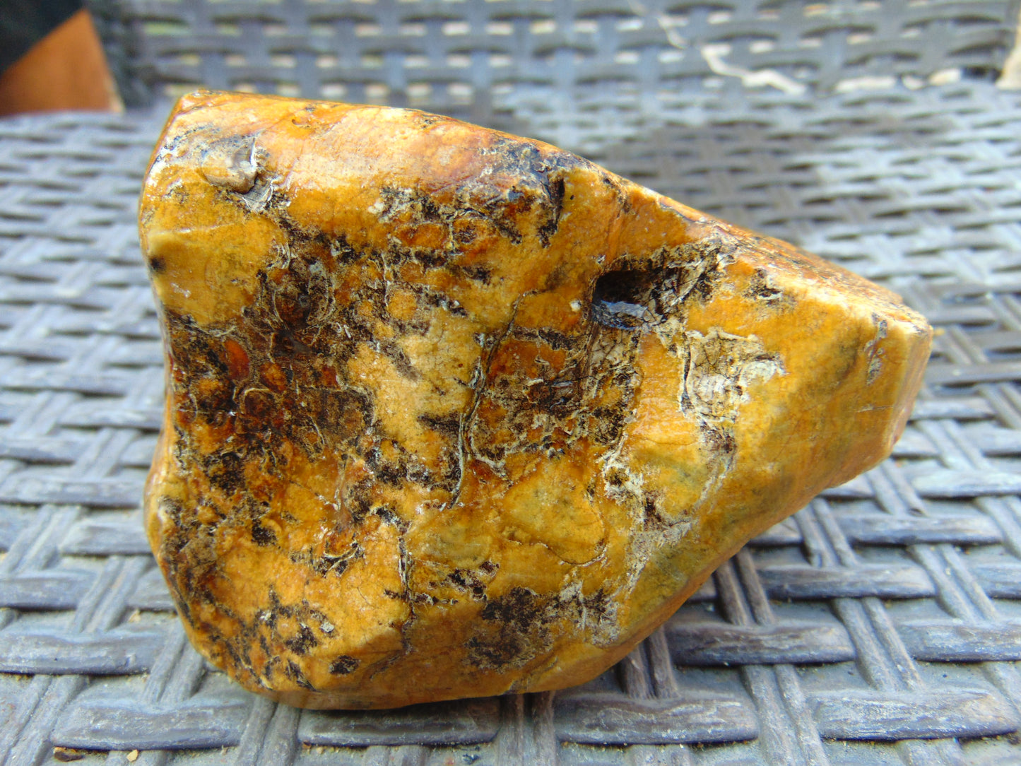 259 gram Polished Indonesia Yellow Aromatic Amber for Healing 26AYE4