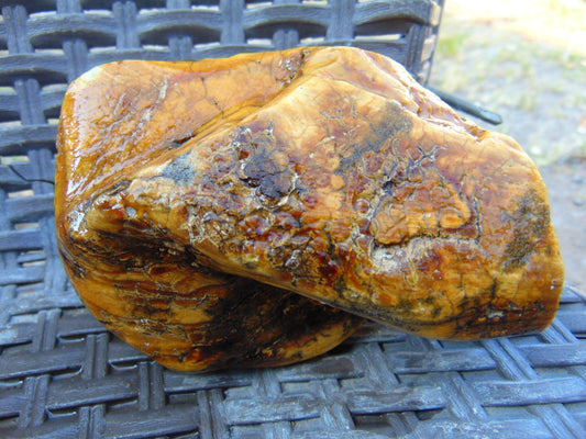 280 gram Polished Indonesia Yellow Aromatic Amber for Healing 26AYE64