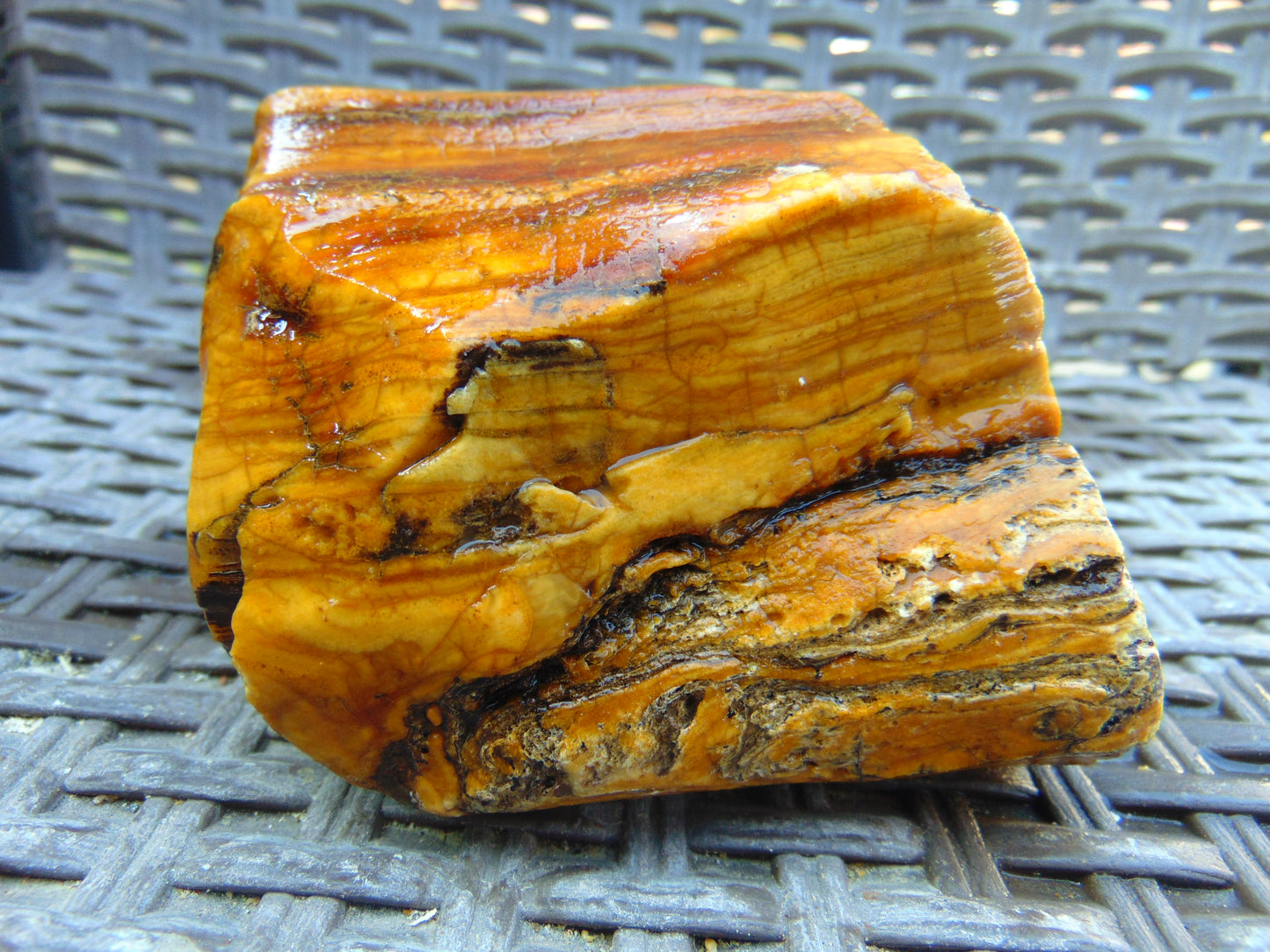 292 gram Polished Indonesia Yellow Aromatic Amber for Healing 26AYE29