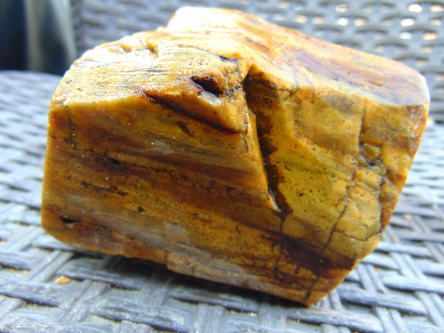292 gram Polished Indonesia Yellow Aromatic Amber for Healing 26AYE29