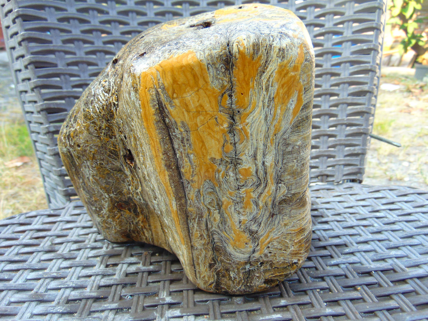 1377 gram Polished Indonesia Yellow Aromatic Amber for Healing 26AYE70