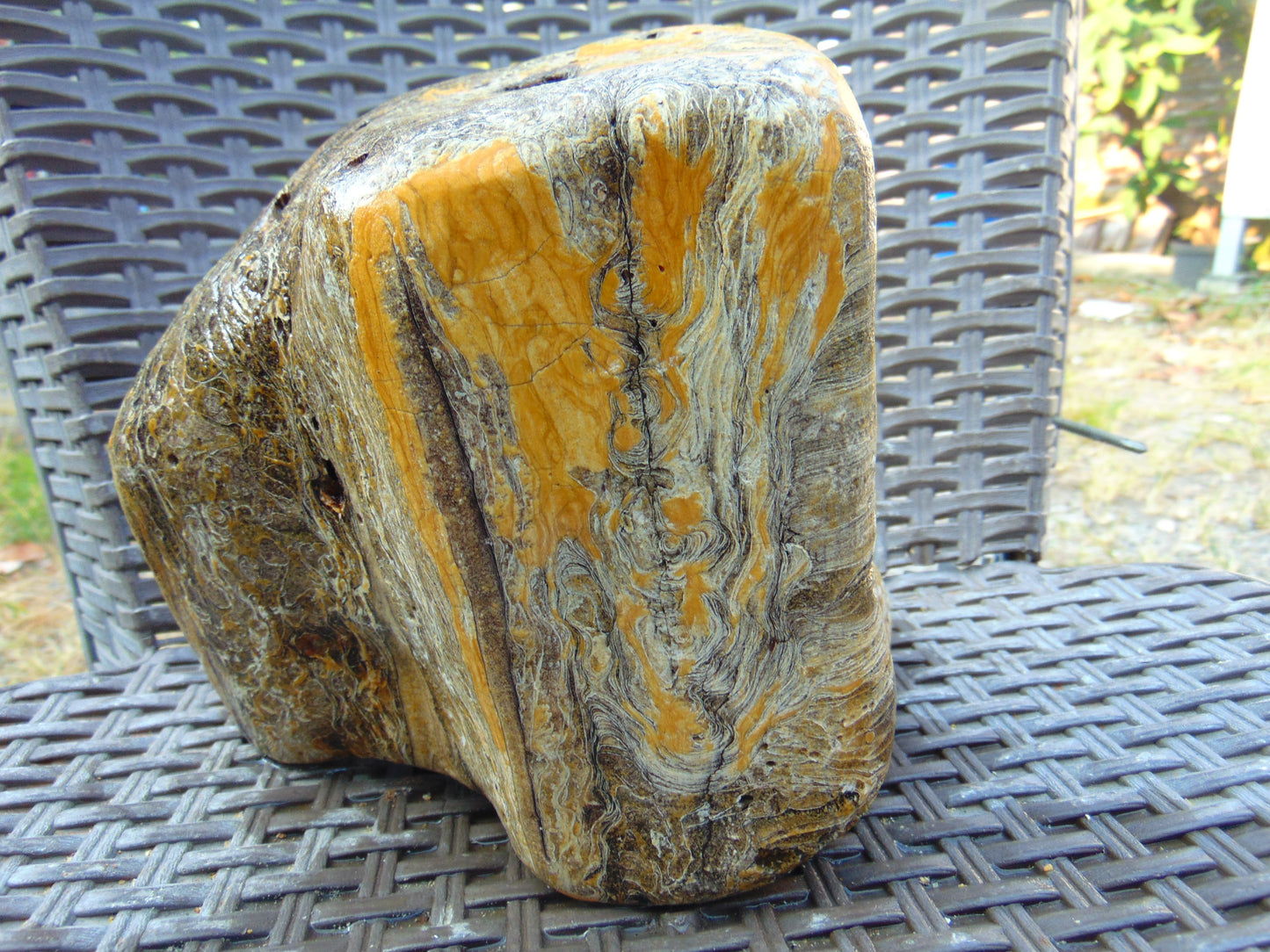 1377 gram Polished Indonesia Yellow Aromatic Amber for Healing 26AYE70