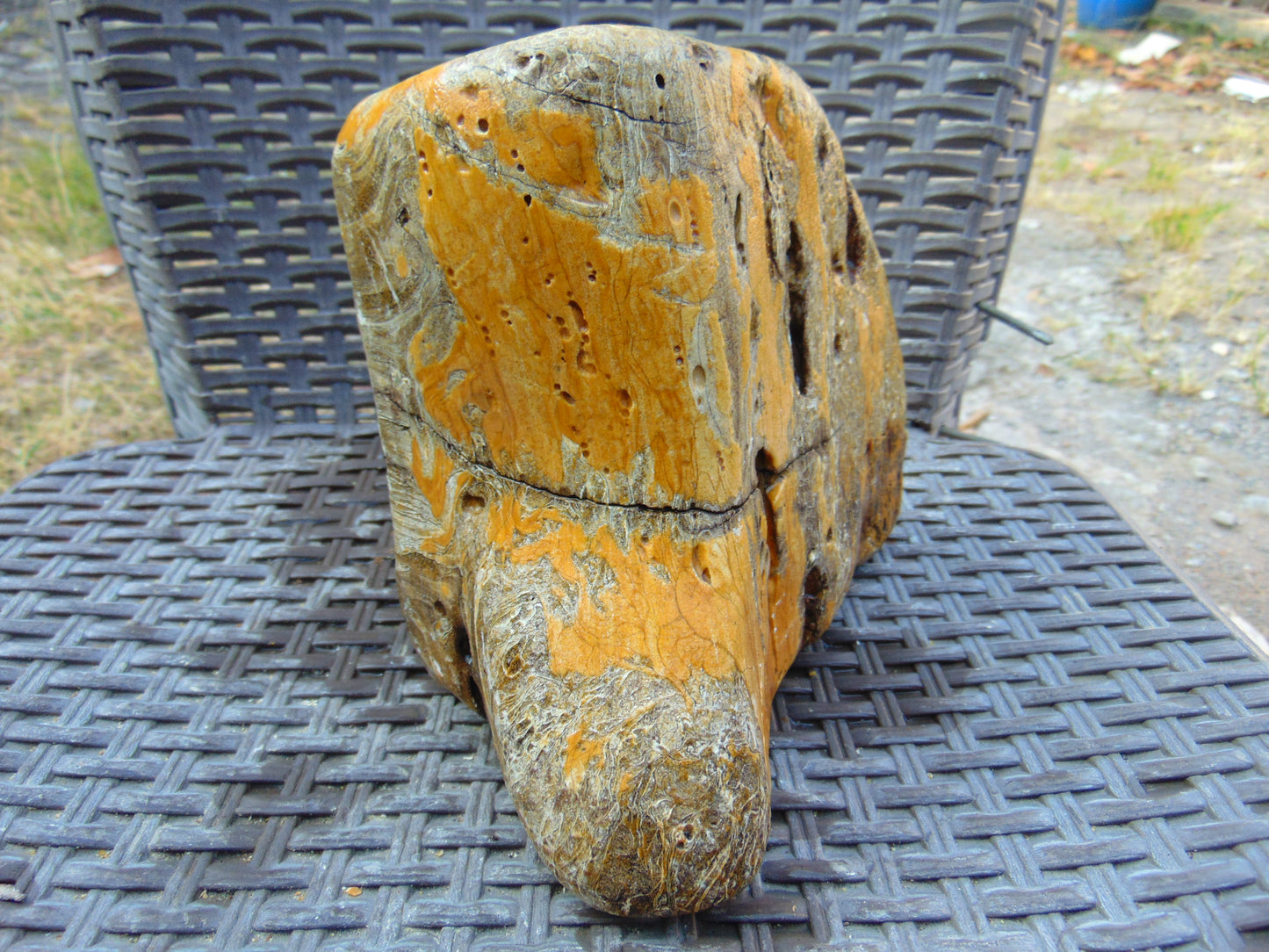 1377 gram Polished Indonesia Yellow Aromatic Amber for Healing 26AYE70