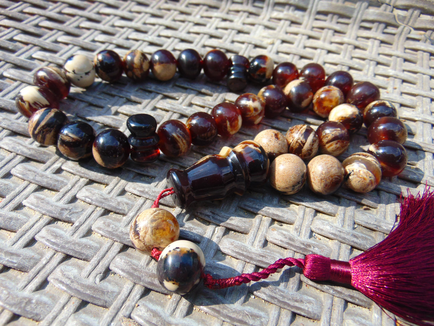 105 gr Tasbih Mesbah Rosary 33+2 Beads 18 mm Indonesian Zebra White Amber for Healing 26FT1