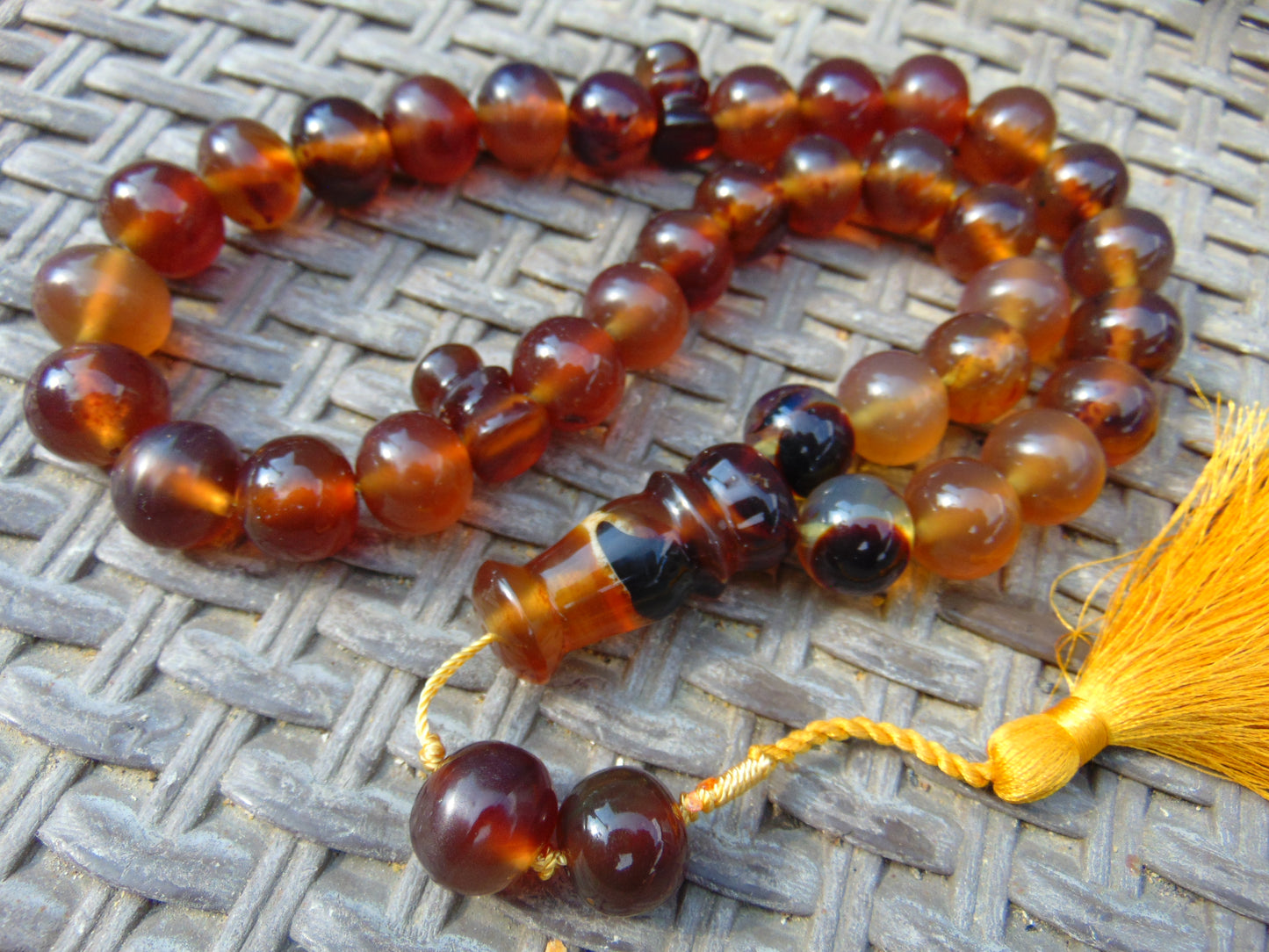100 gr Tasbih Mesbah Rosary 33+2 Beads 18 mm Indonesian Yellow Blue Amber for Healing 26FT1 (Copy)
