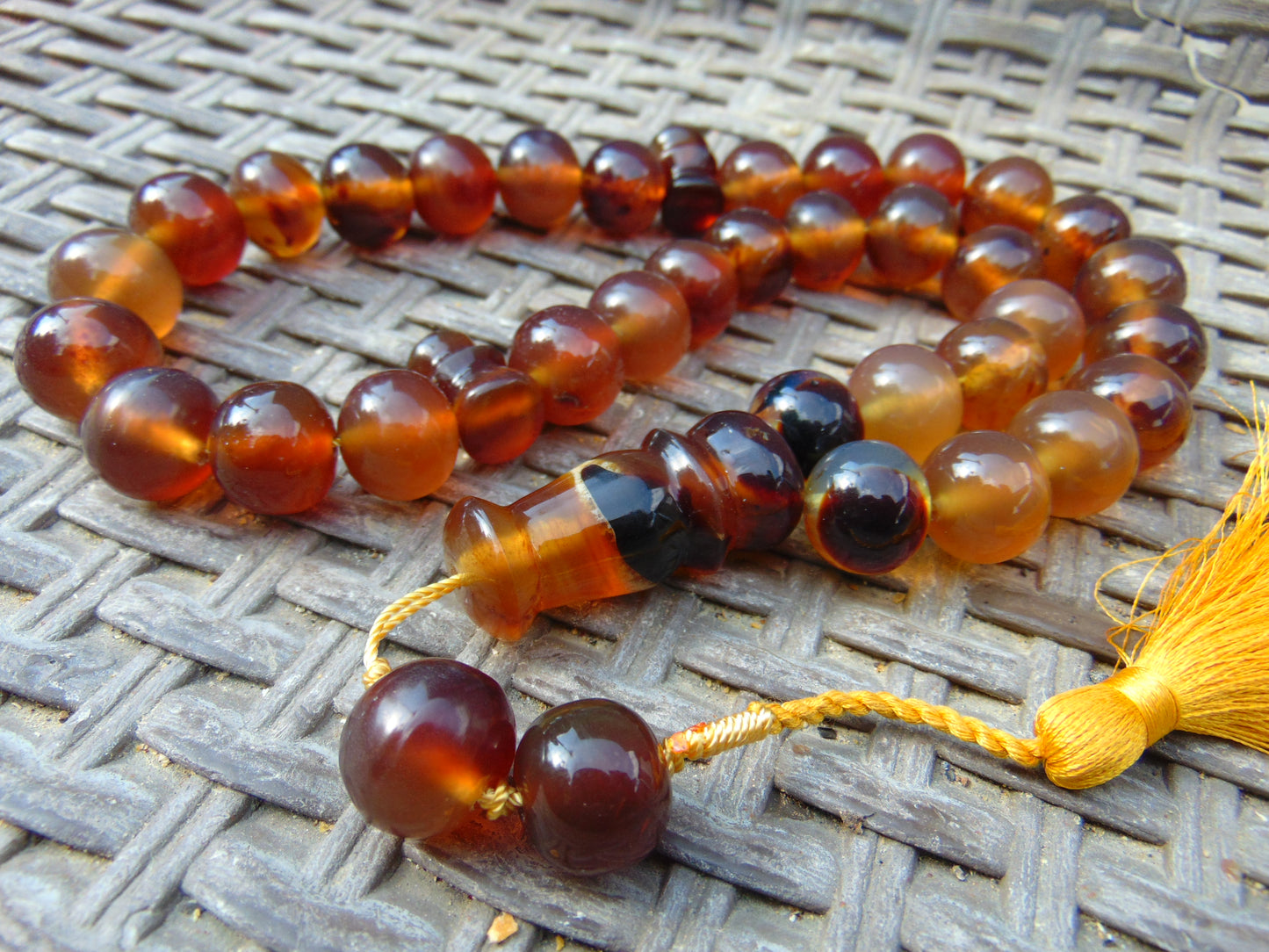 100 gr Tasbih Mesbah Rosary 33+2 Beads 18 mm Indonesian Yellow Blue Amber for Healing 26FT1 (Copy)