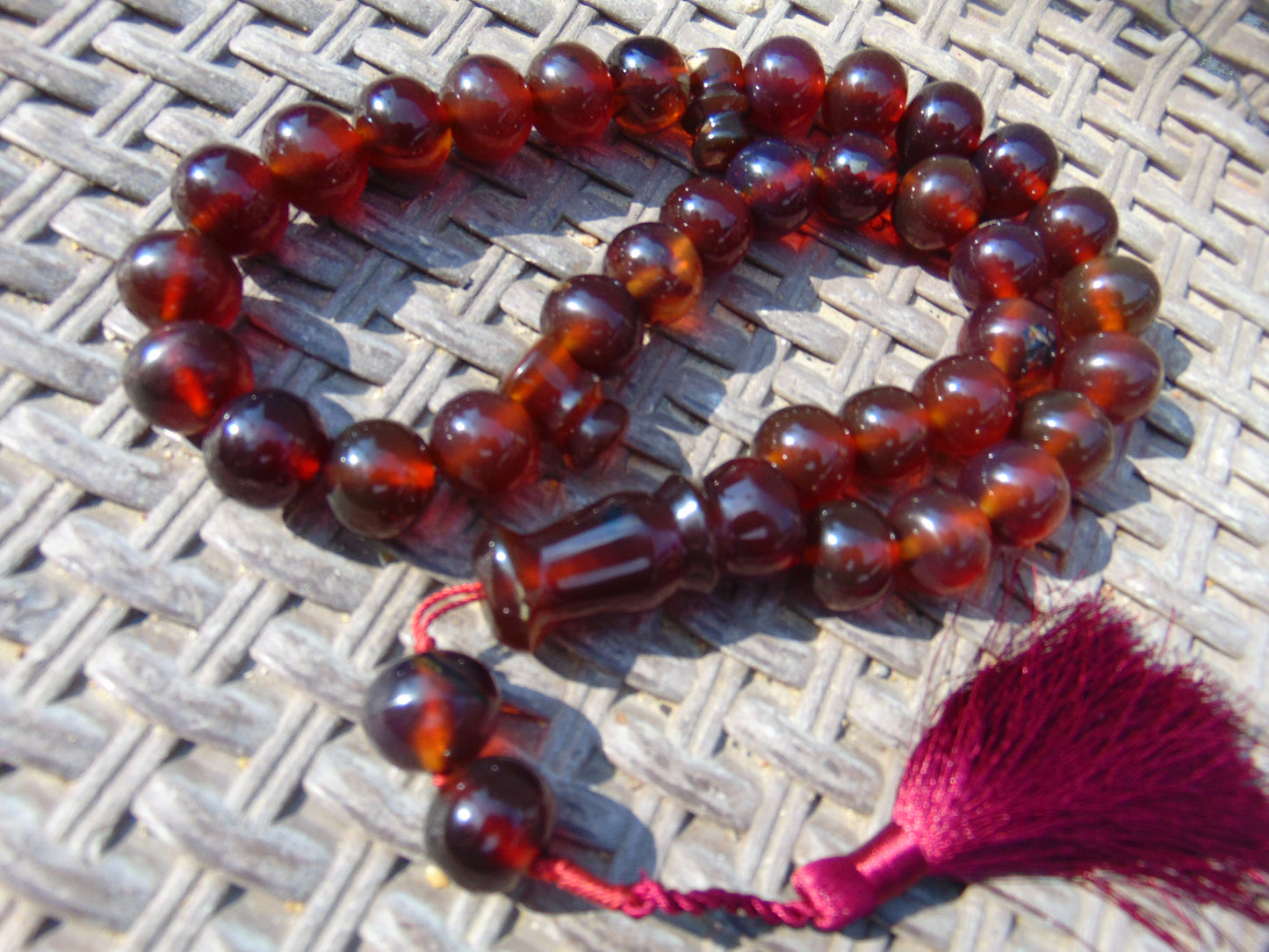 101 gr Tasbih Mesbah Rosary 33+2 Beads 18 mm Indonesian Red Bluish Amber for Healing 26FT5