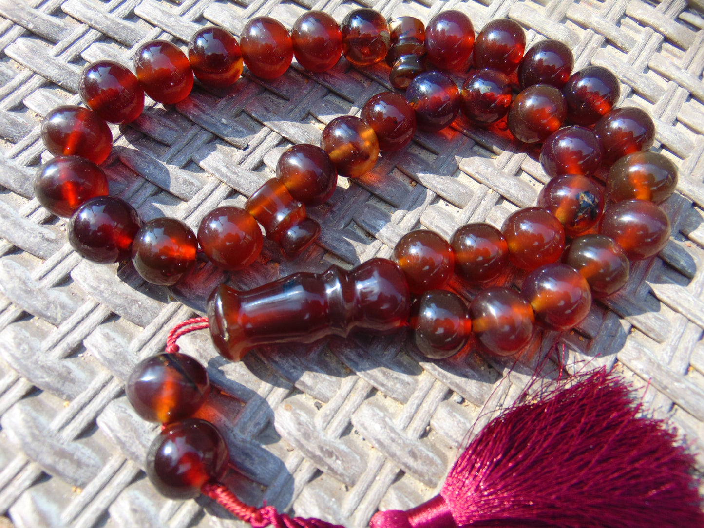 101 gr Tasbih Mesbah Rosary 33+2 Beads 18 mm Indonesian Red Bluish Amber for Healing 26FT5