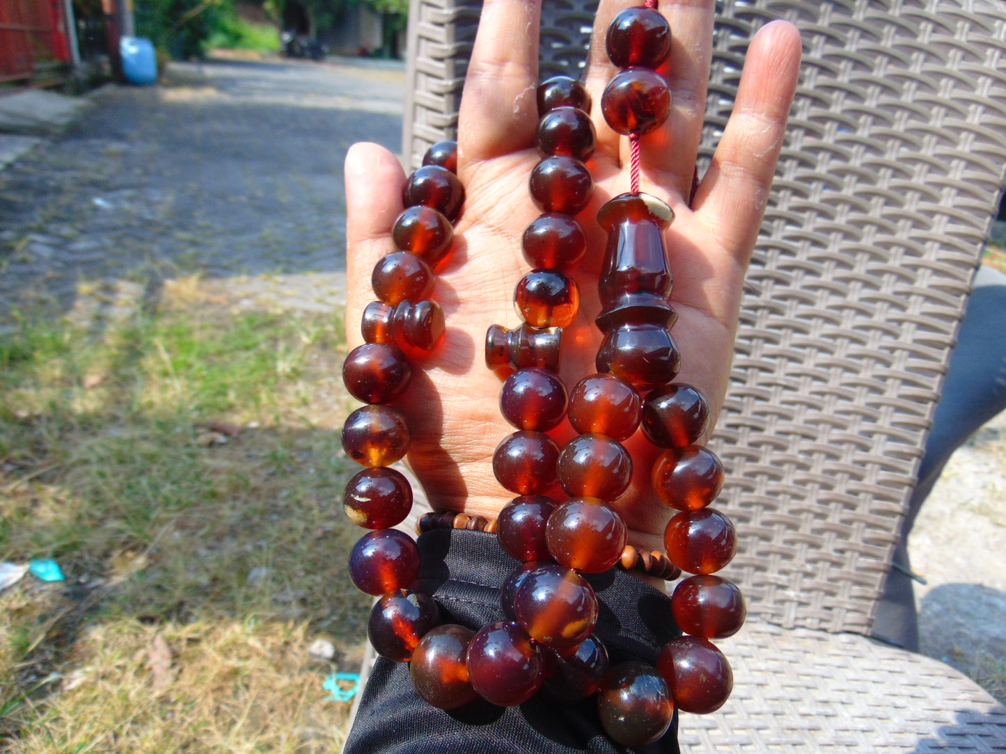 101 gr Tasbih Mesbah Rosary 33+2 Beads 18 mm Indonesian Red Bluish Amber for Healing 26FT5