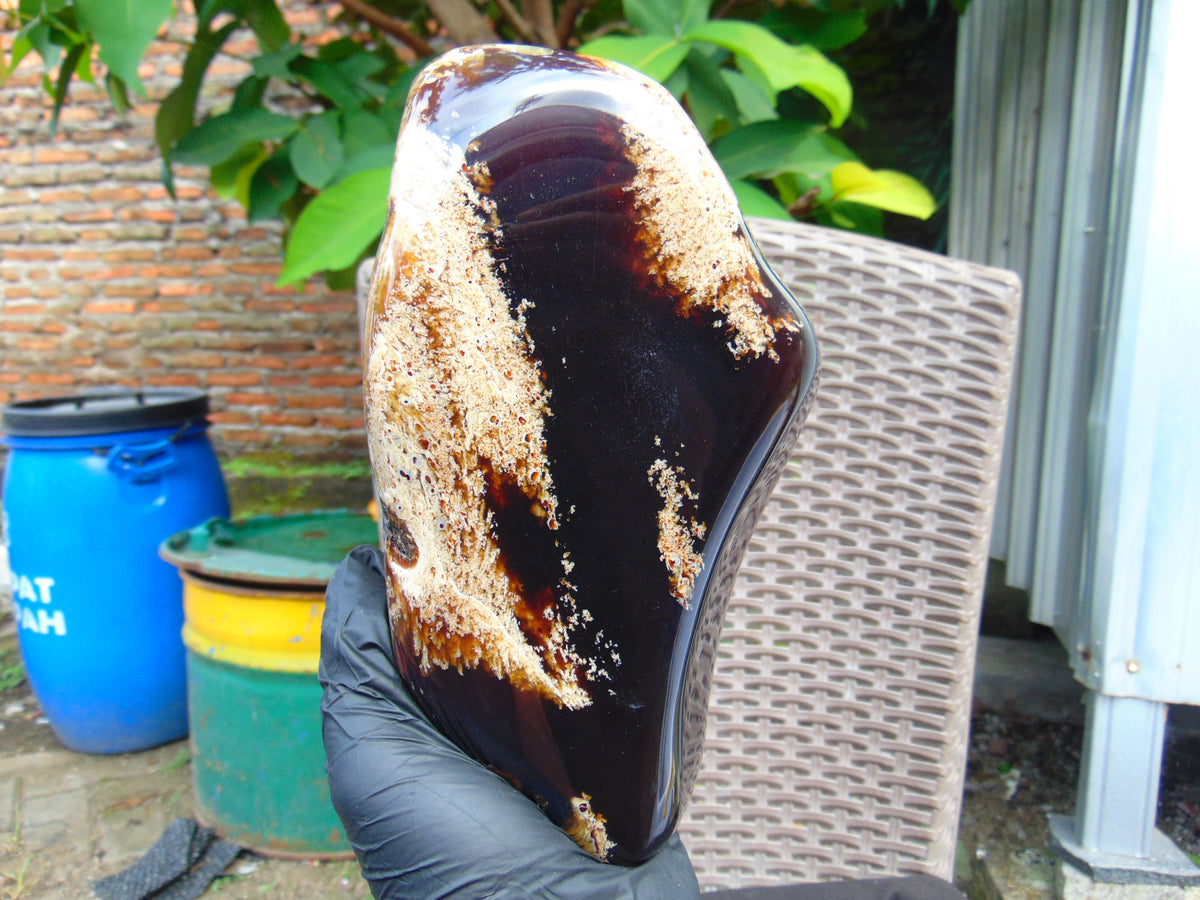 1030 gr Full Polished Indonesian Dark Red Blue Amber for Healing AR209