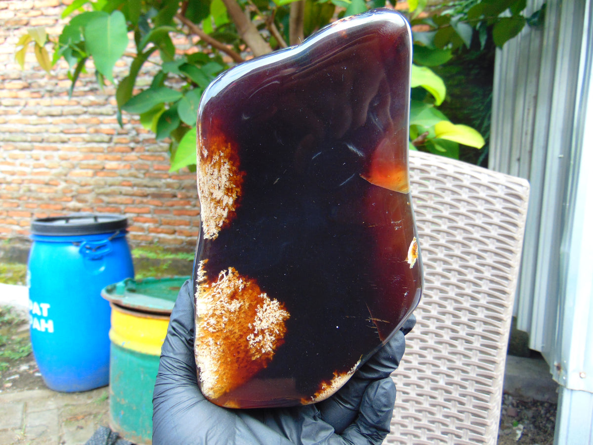 1030 gr Full Polished Indonesian Dark Red Blue Amber for Healing AR209