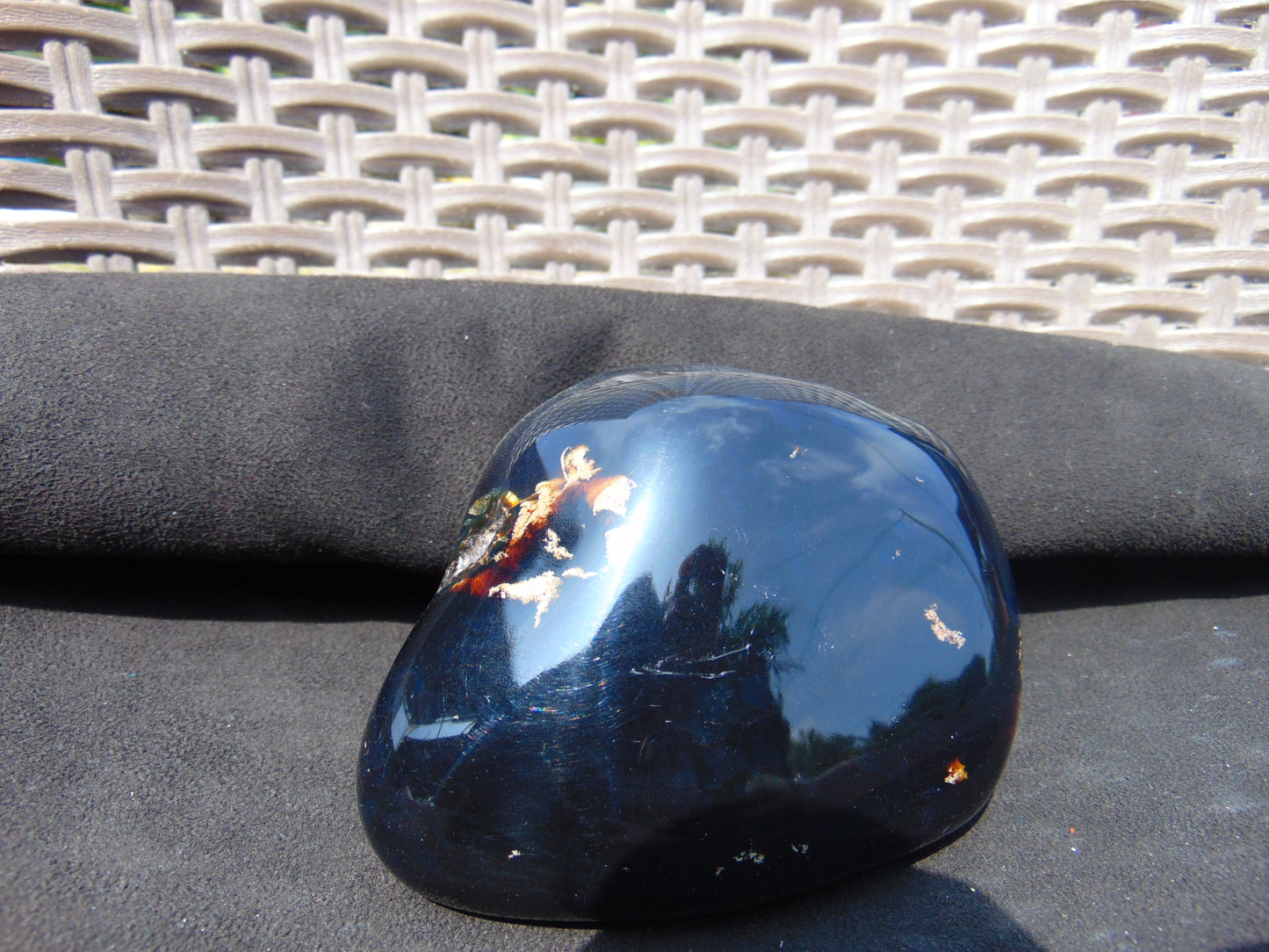 245 gr Full Polished Indonesia Black Amber for Healing ML118