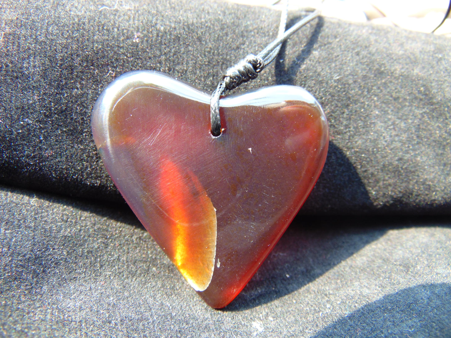 8 gr Heart Pendant Indonesian Red Honey Amber for Healing 26Y127