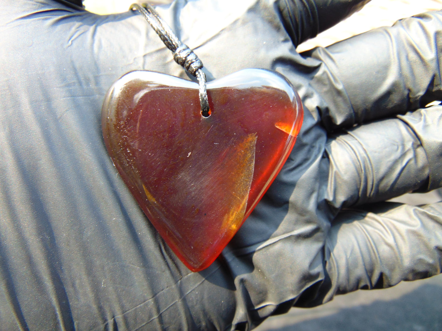 8 gr Heart Pendant Indonesian Red Honey Amber for Healing 26Y127