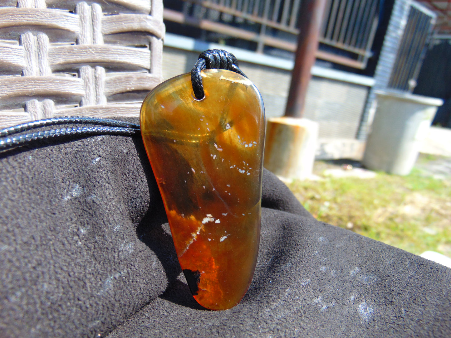 9.53 gr  Pendant Indonesian Amber for Healing N36