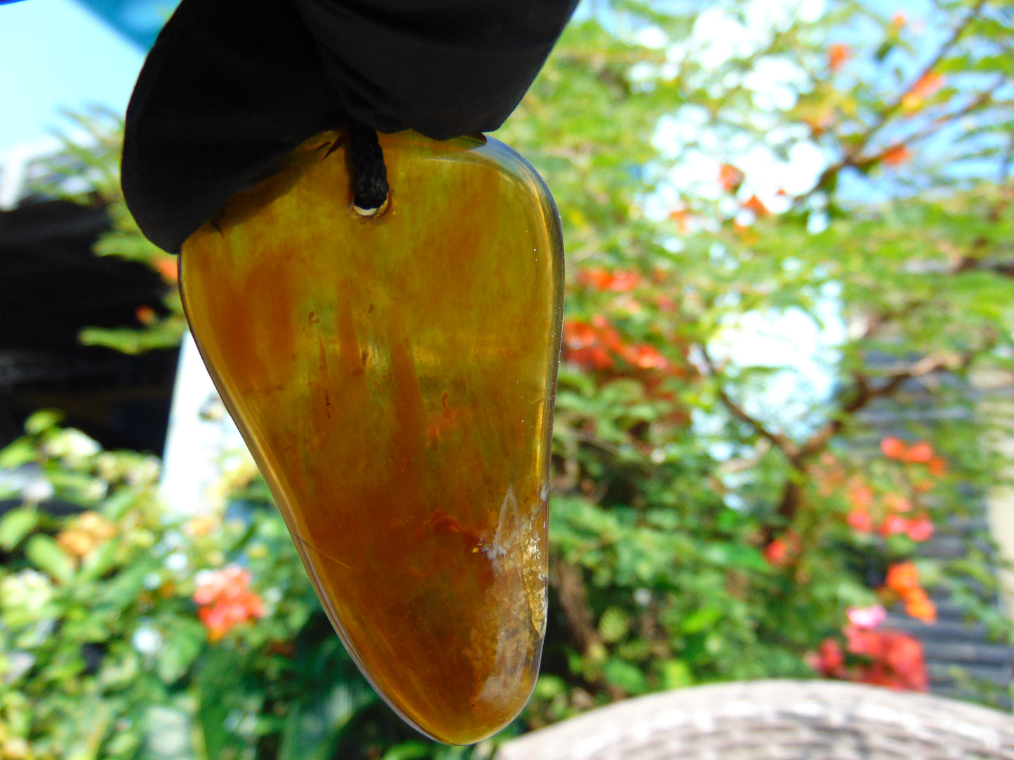 9.53 gr  Pendant Indonesian Amber for Healing N36