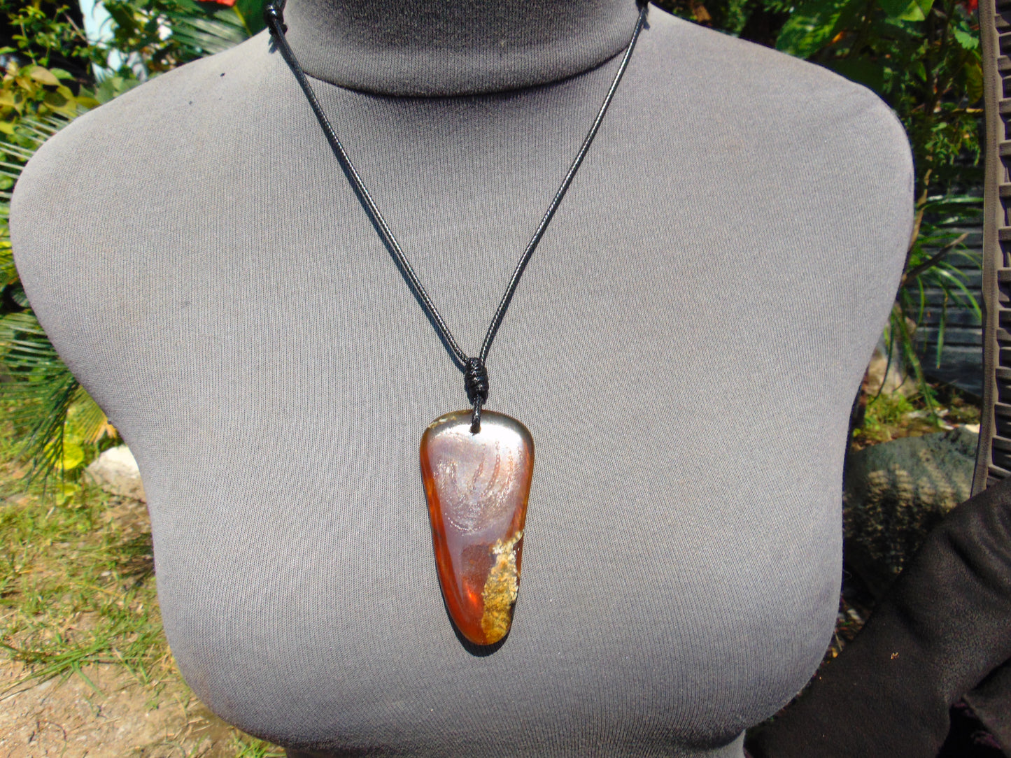 9.53 gr  Pendant Indonesian Amber for Healing N36