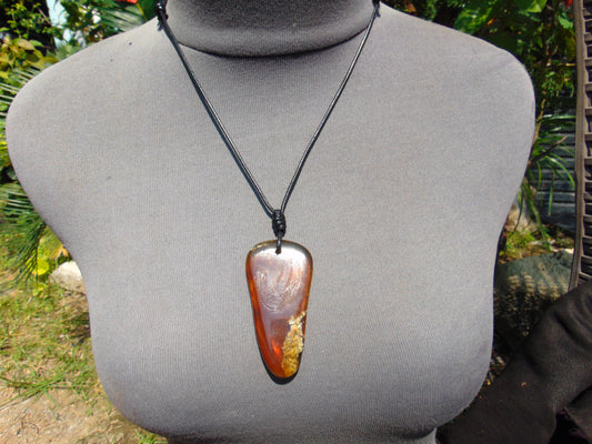 9.53 gr  Pendant Indonesian Amber for Healing N36