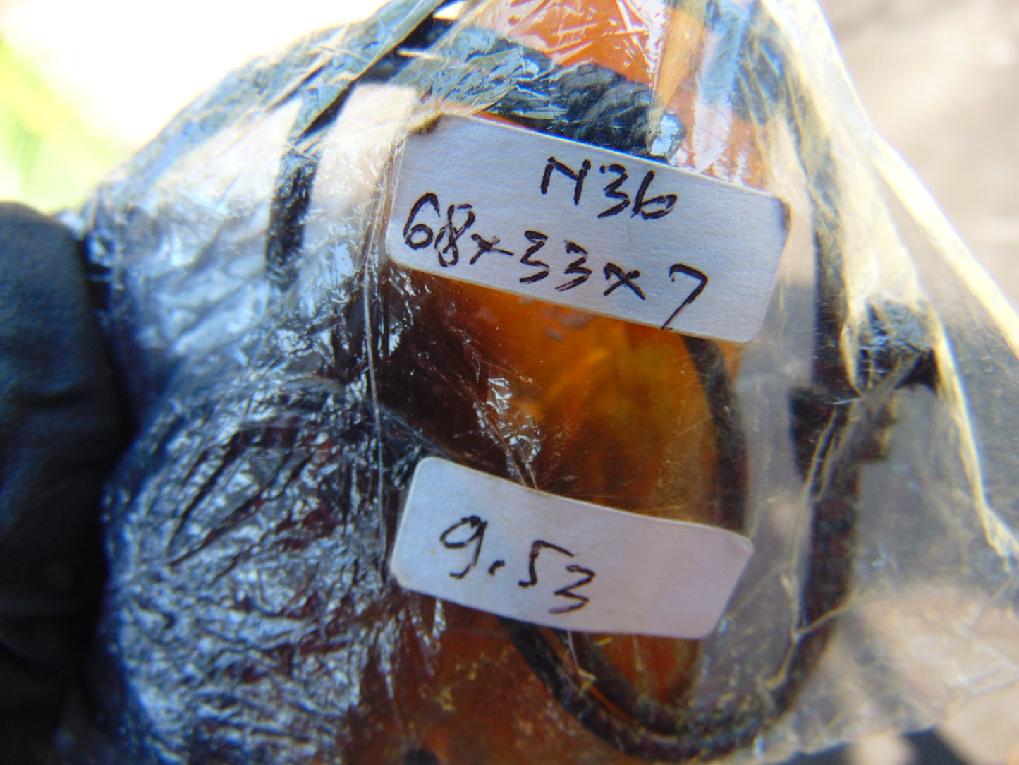 9.53 gr  Pendant Indonesian Amber for Healing N36