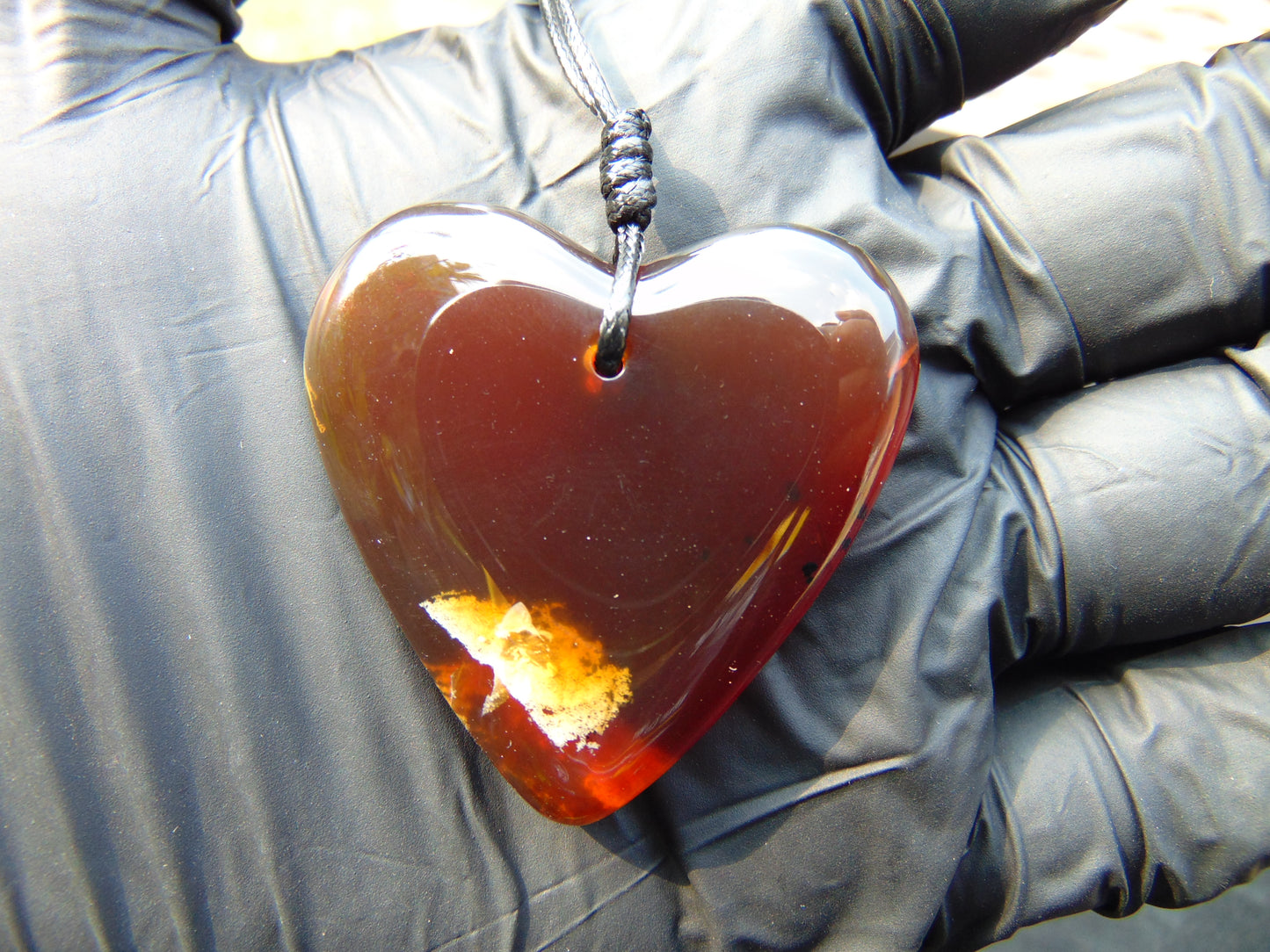 11  gr Heart Pendant Indonesian Red  Amber for Healing 26N50