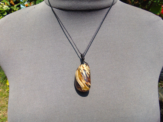 10 gr Pendant Indonesian white blue Amber for Healing Y3