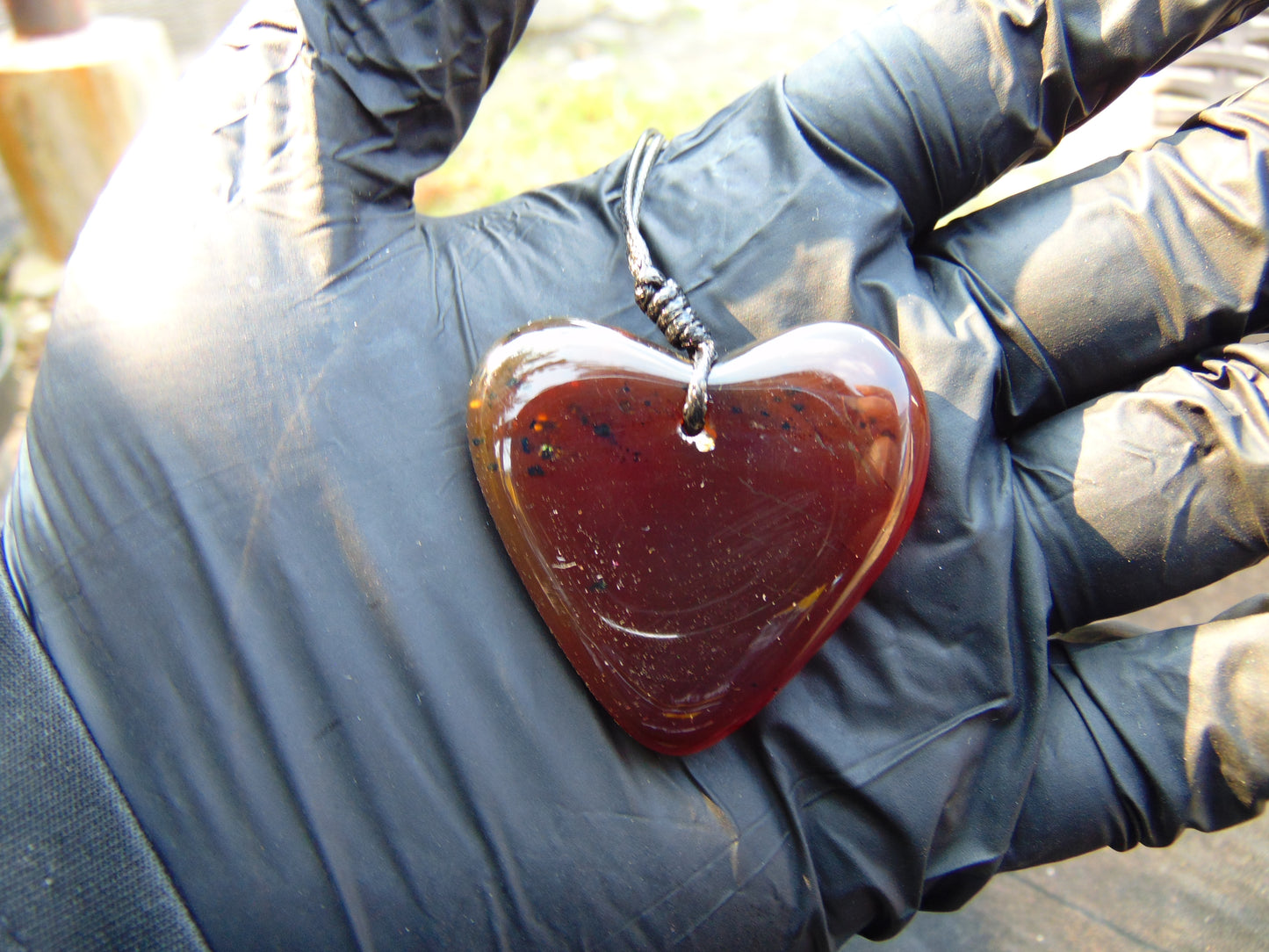 10 gr Heart Pendant Indonesian Red Amber for Healing 26A209