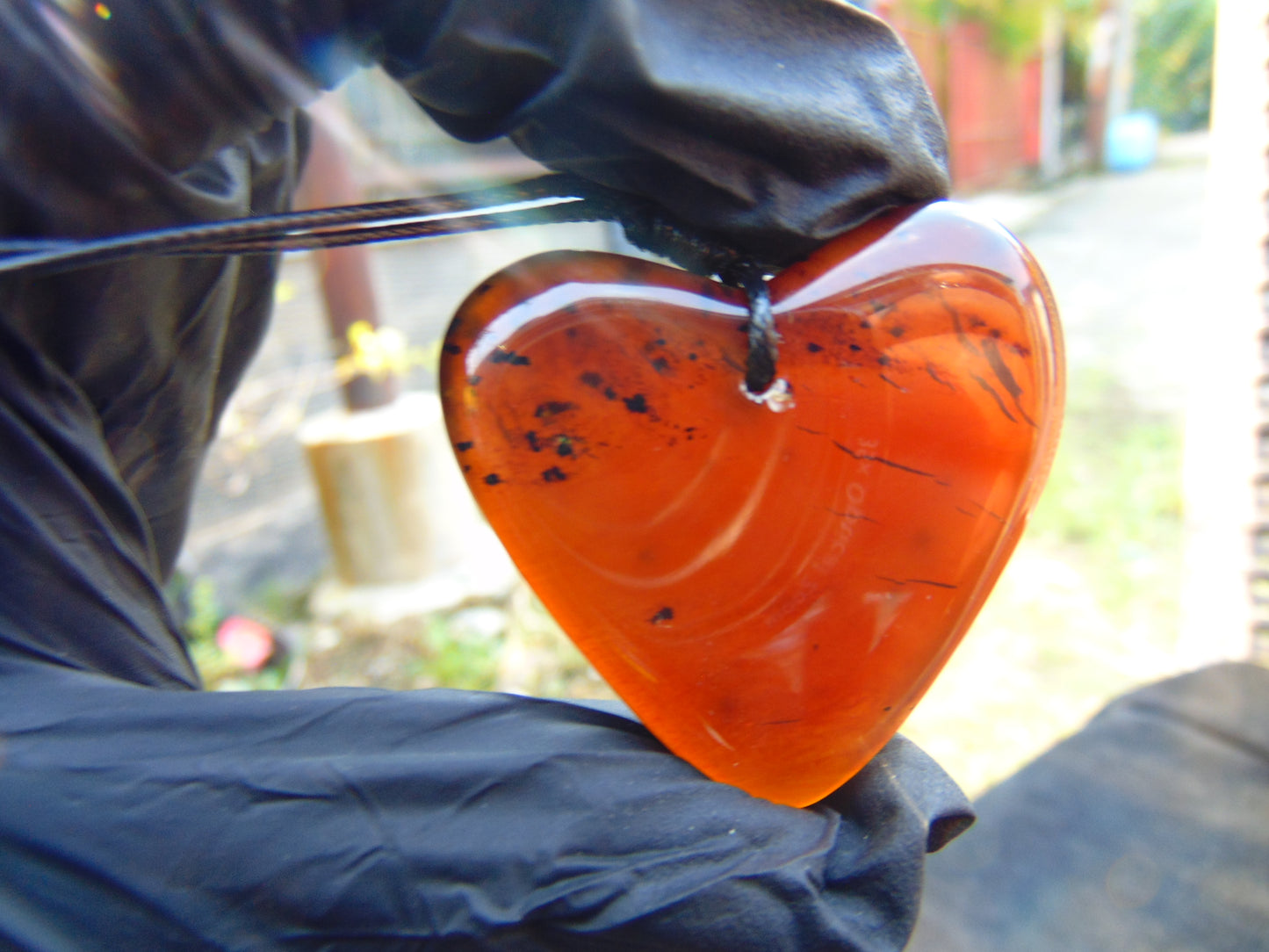 10 gr Heart Pendant Indonesian Red Amber for Healing 26A209