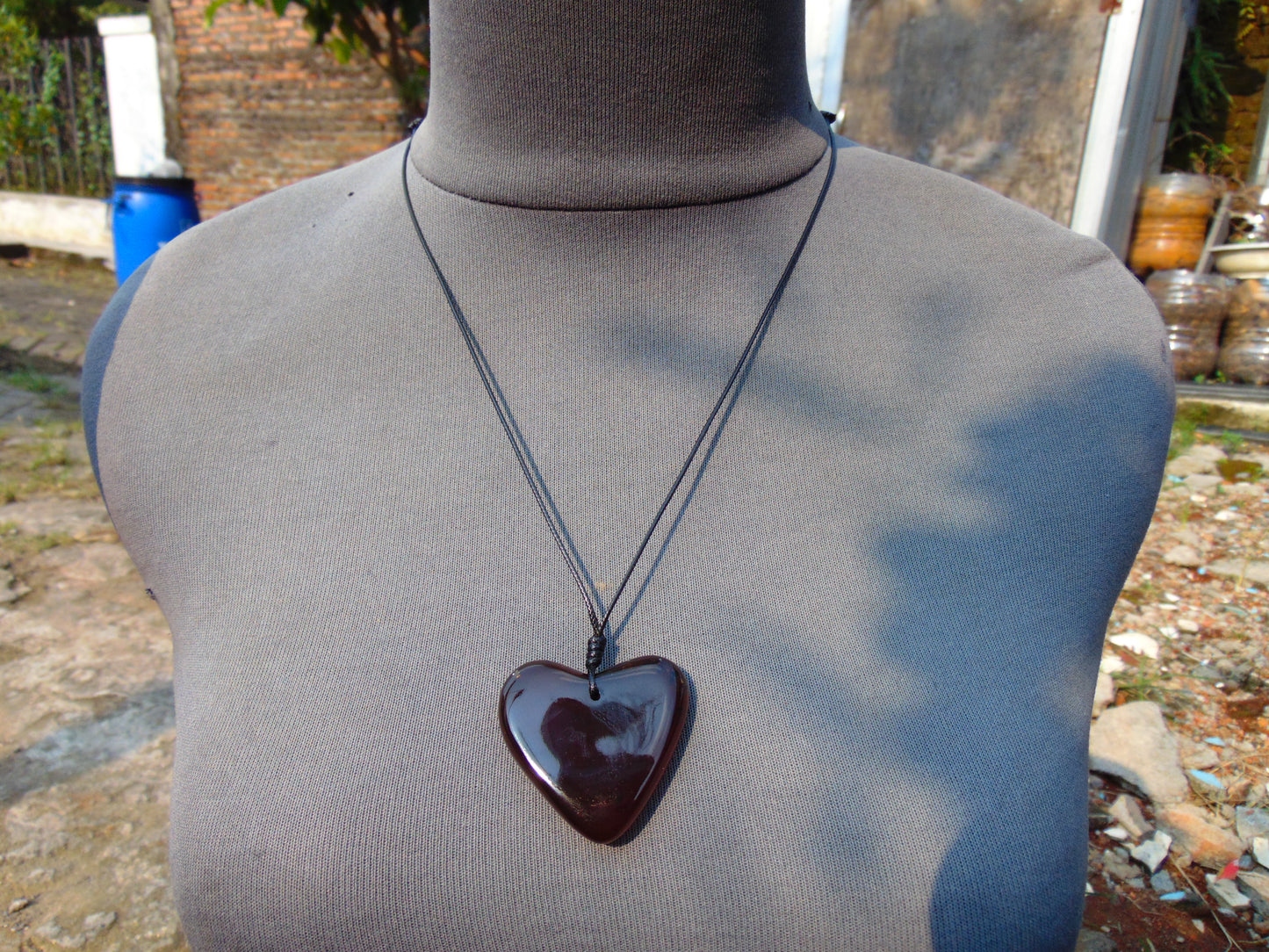10 gr Heart Pendant Indonesian Red Amber for Healing 26A209