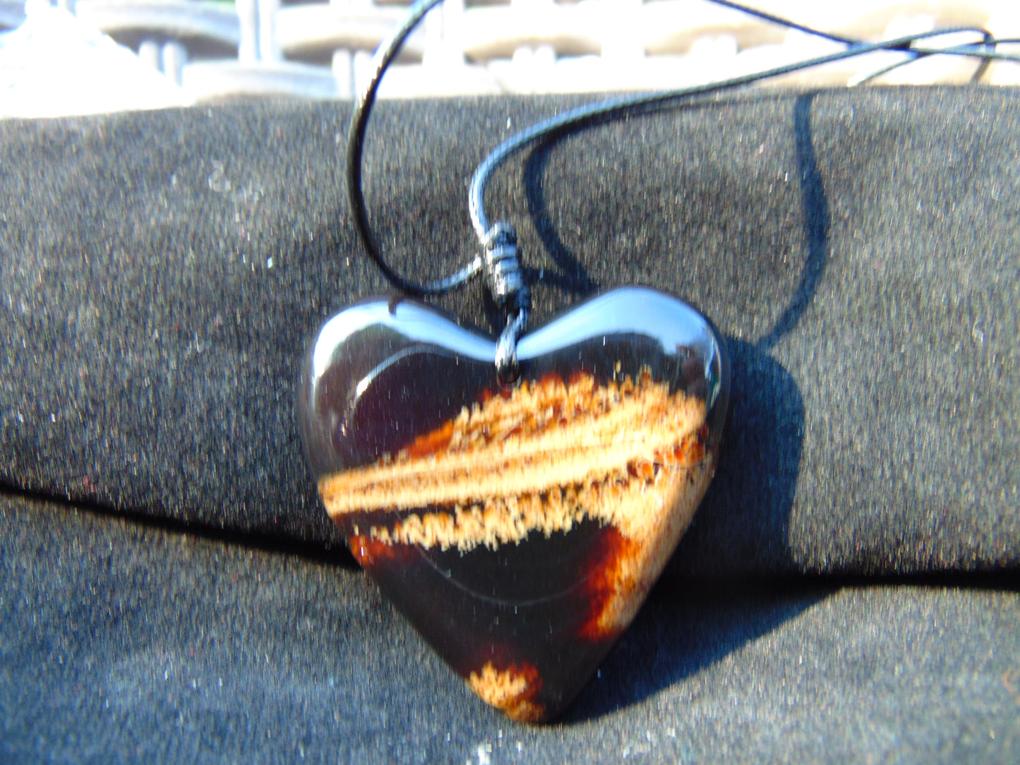 10  gr Heart Pendant Indonesian Amber for Healing )26A204