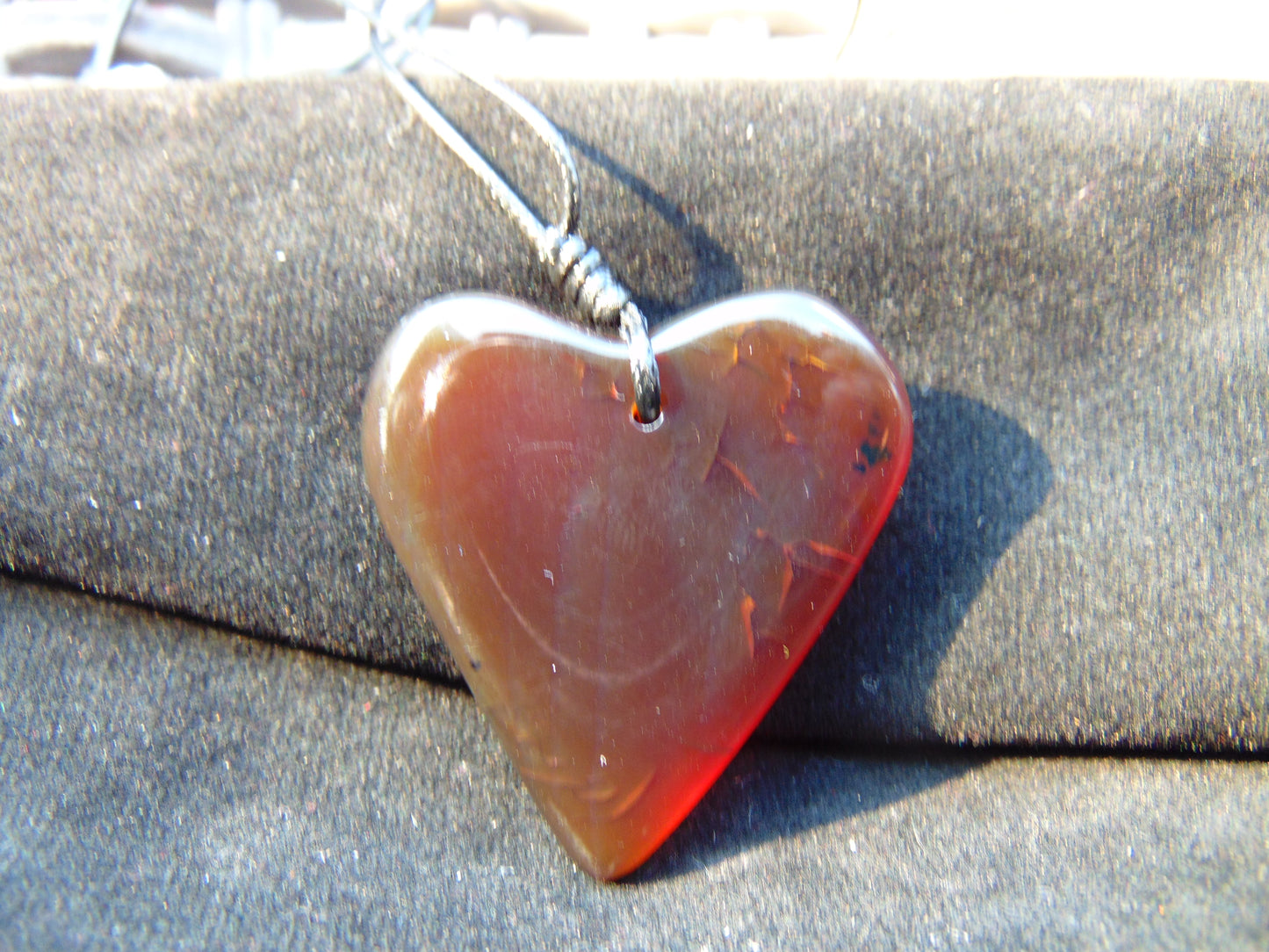 9 gr Heart Pendant Indonesian Red Amber for Healing 26Y133